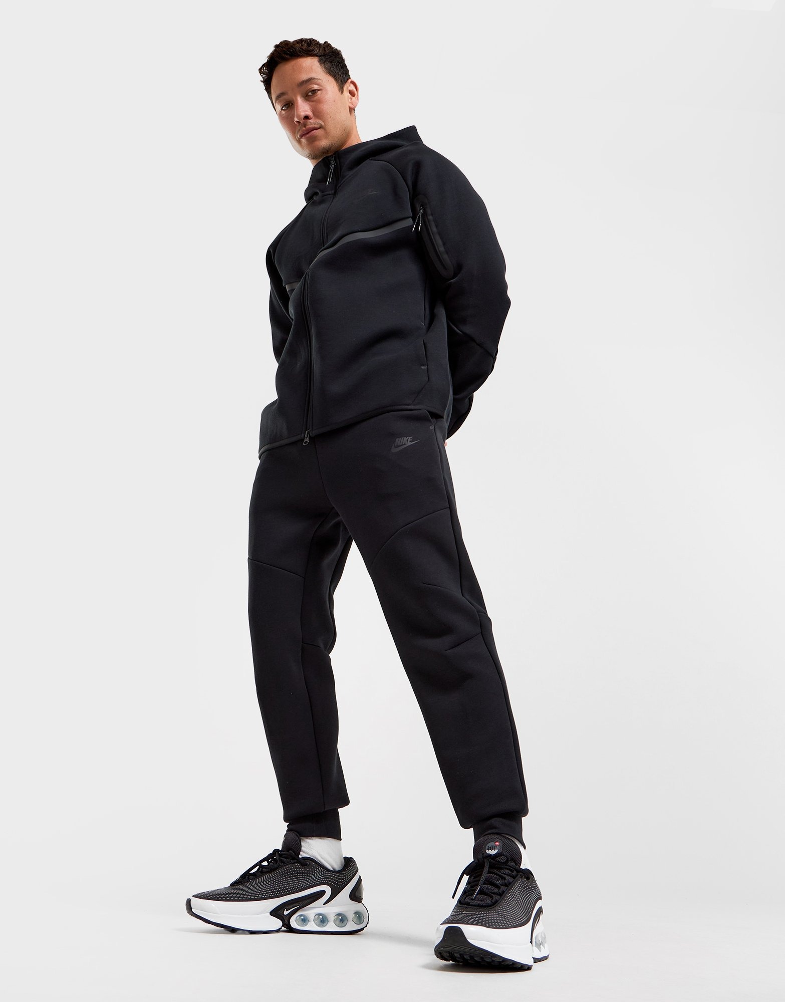 jd sports nike tech joggers