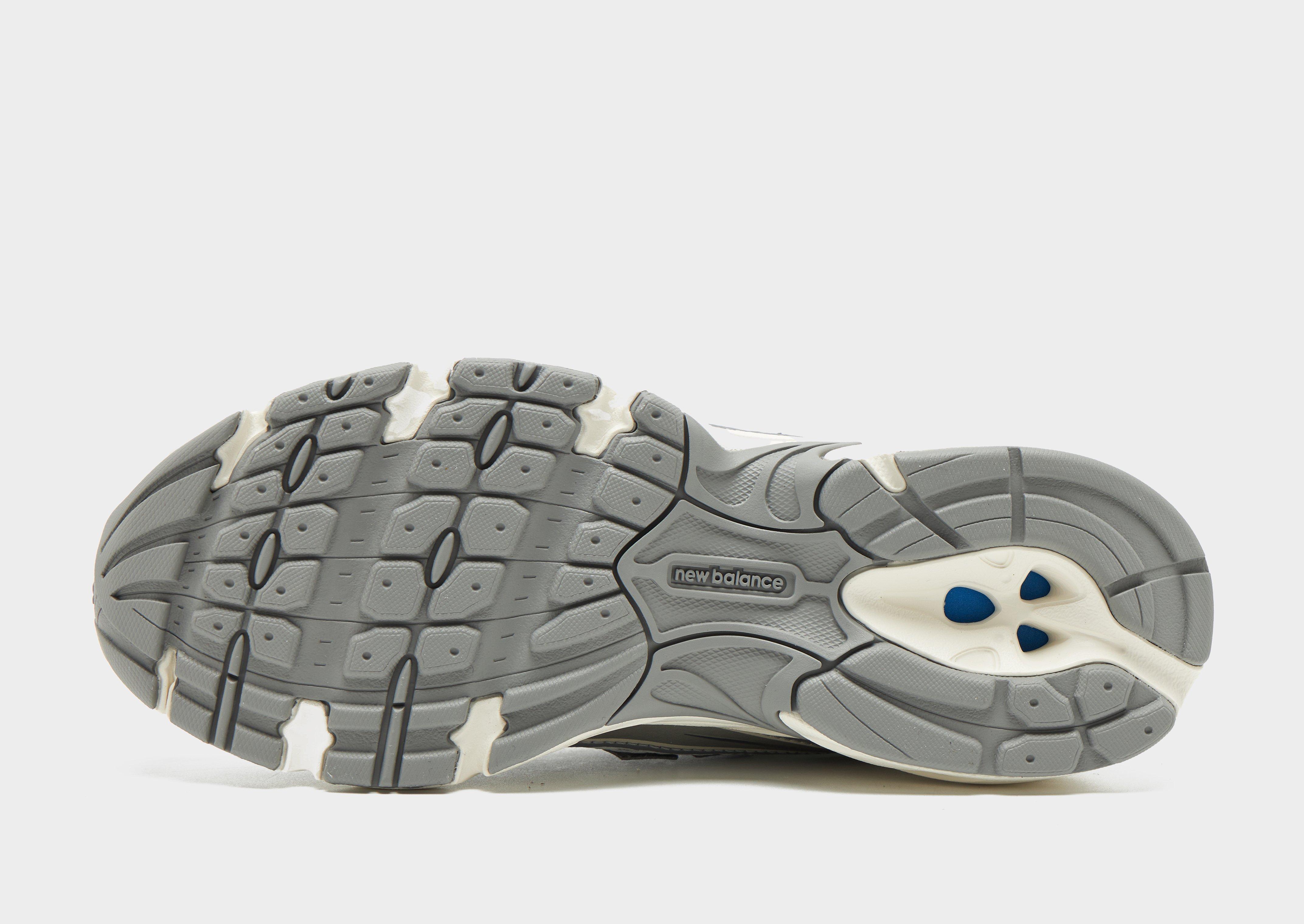 New Balance 740 Women's