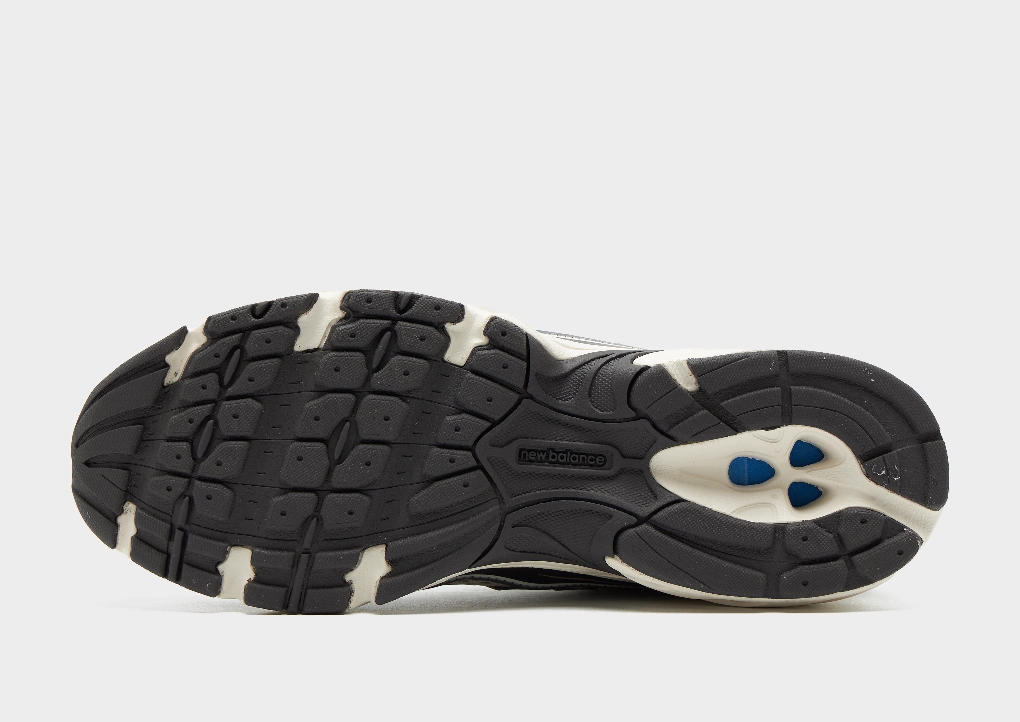 New Balance 740