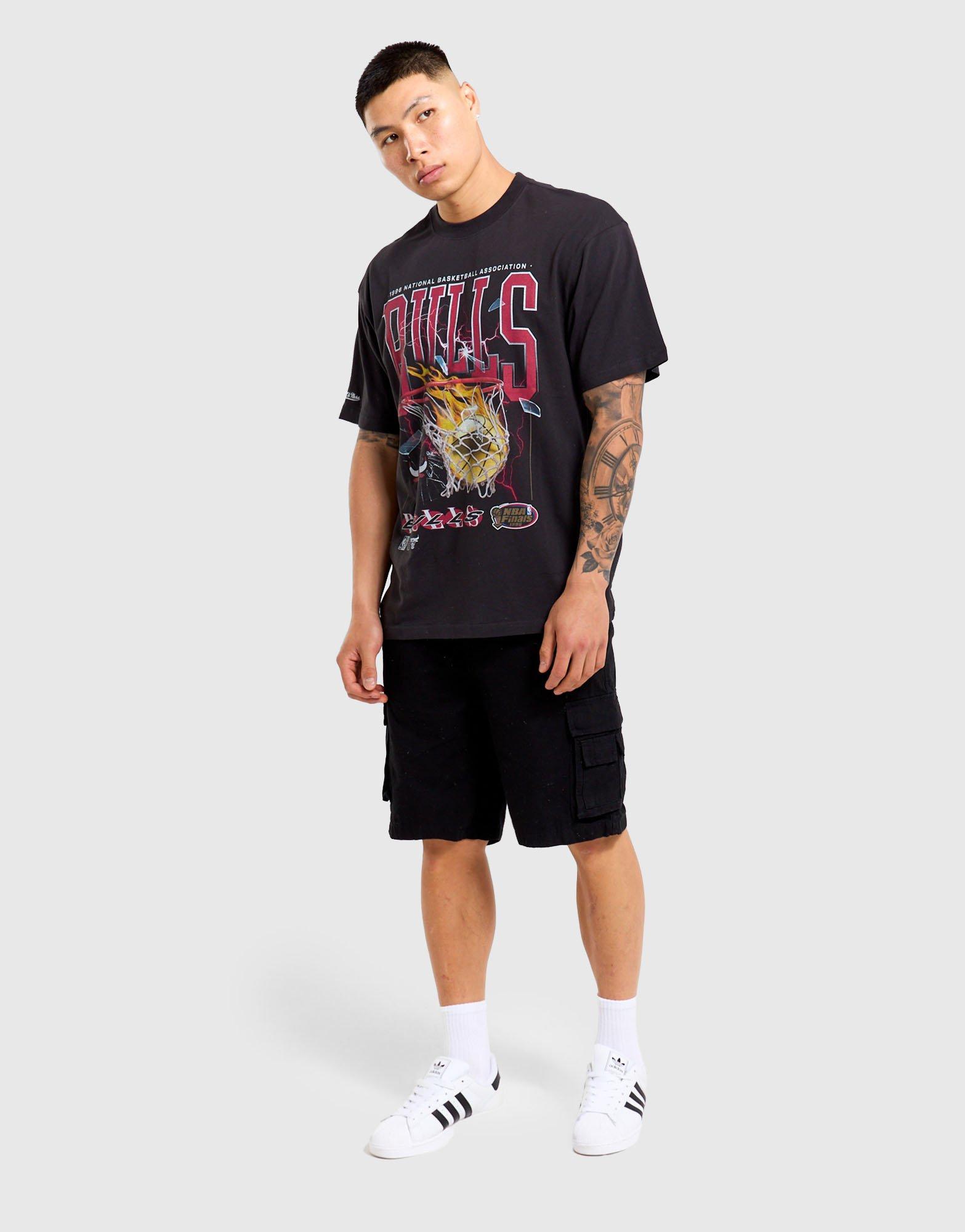Mitchell & Ness Chicago Bulls Flash Graphic T-Shirt