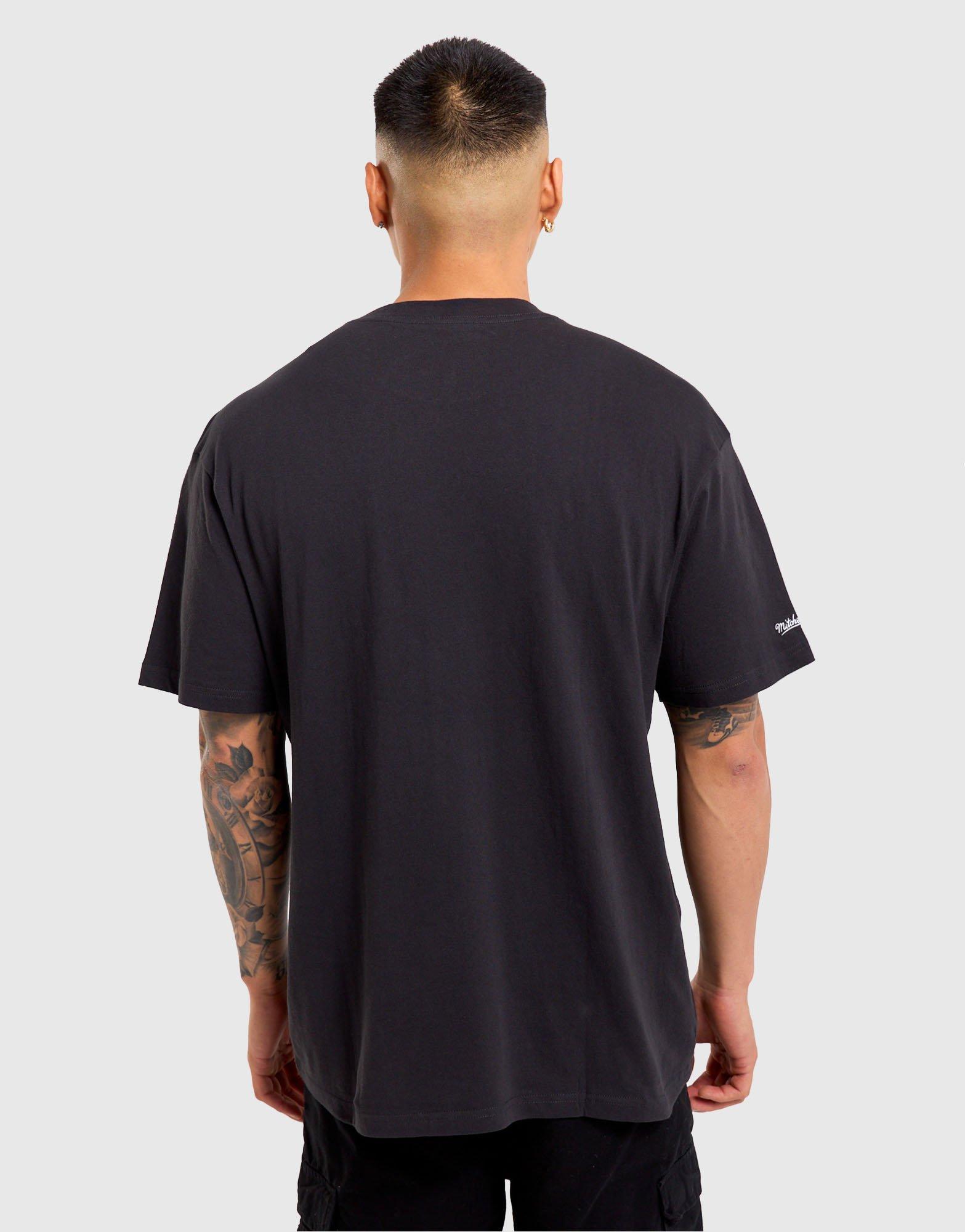 Mitchell & Ness Chicago Bulls Flash Graphic T-Shirt