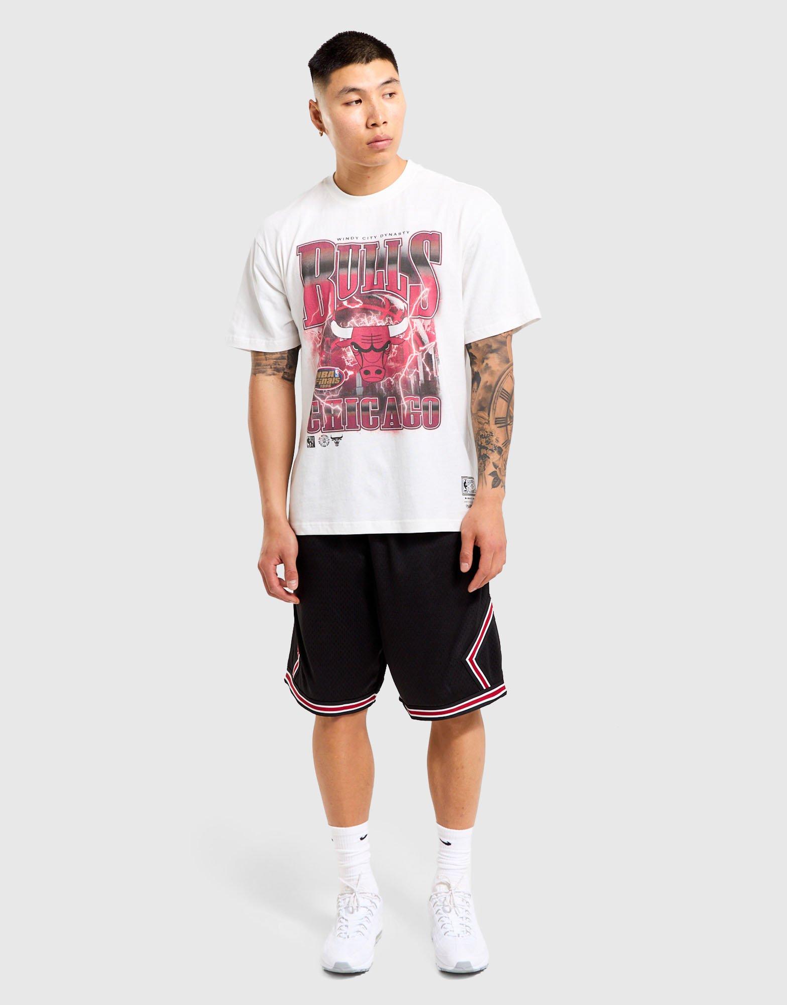 Mitchell & Ness Chicago Bulls Strike T-Shirt