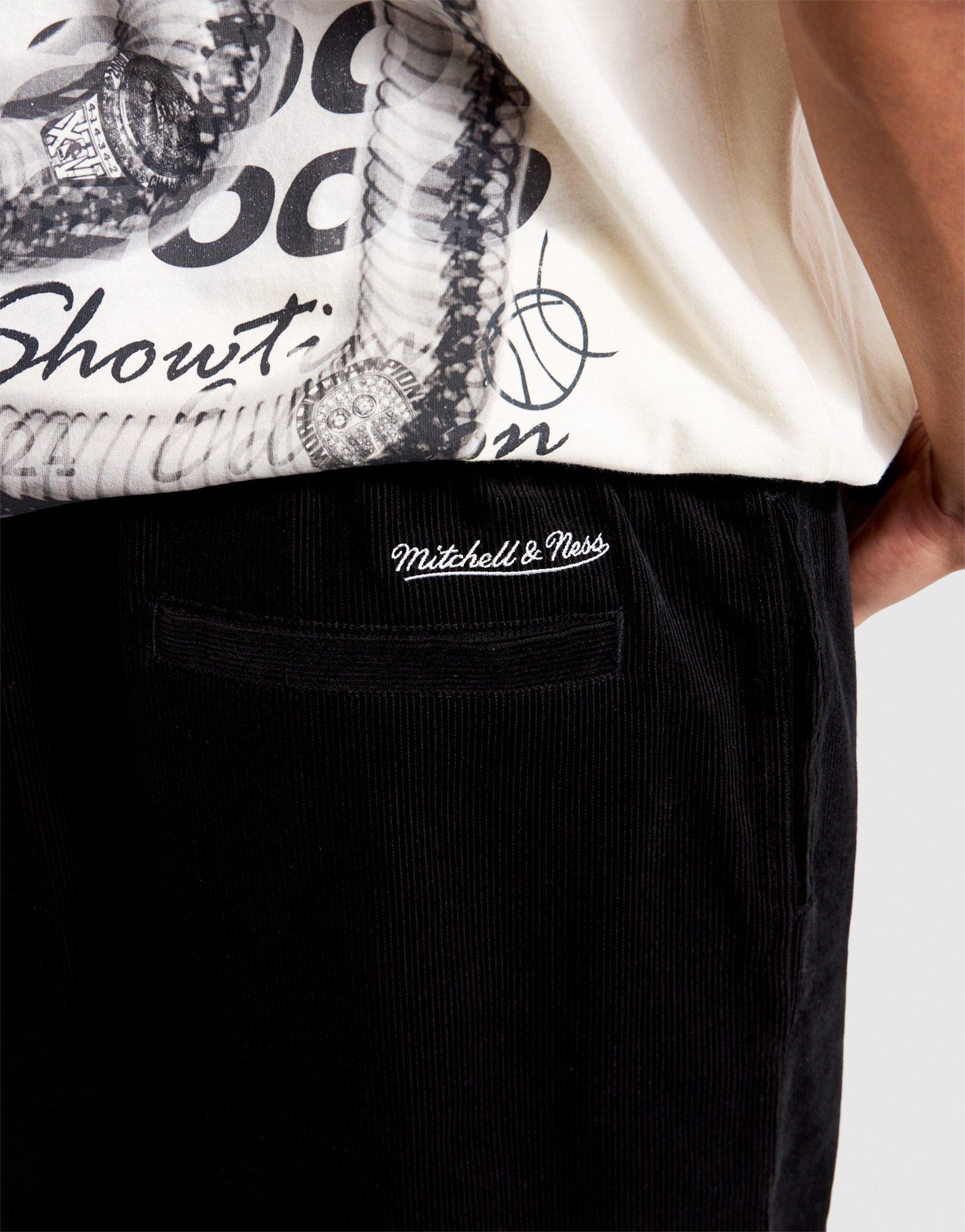 Mitchell & Ness Bulls World Champs Shorts