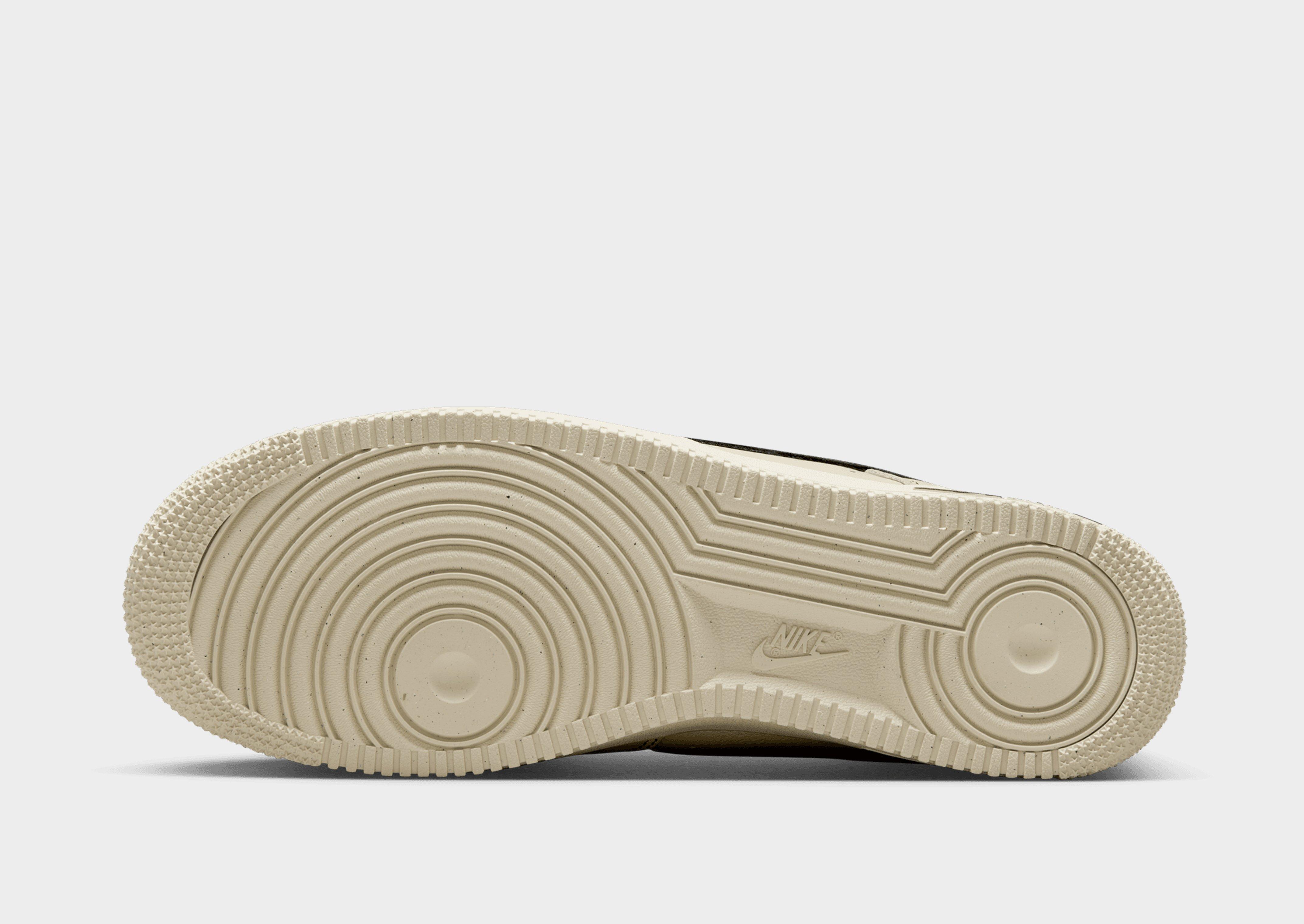 Nike Air Force 1 '07 LV8