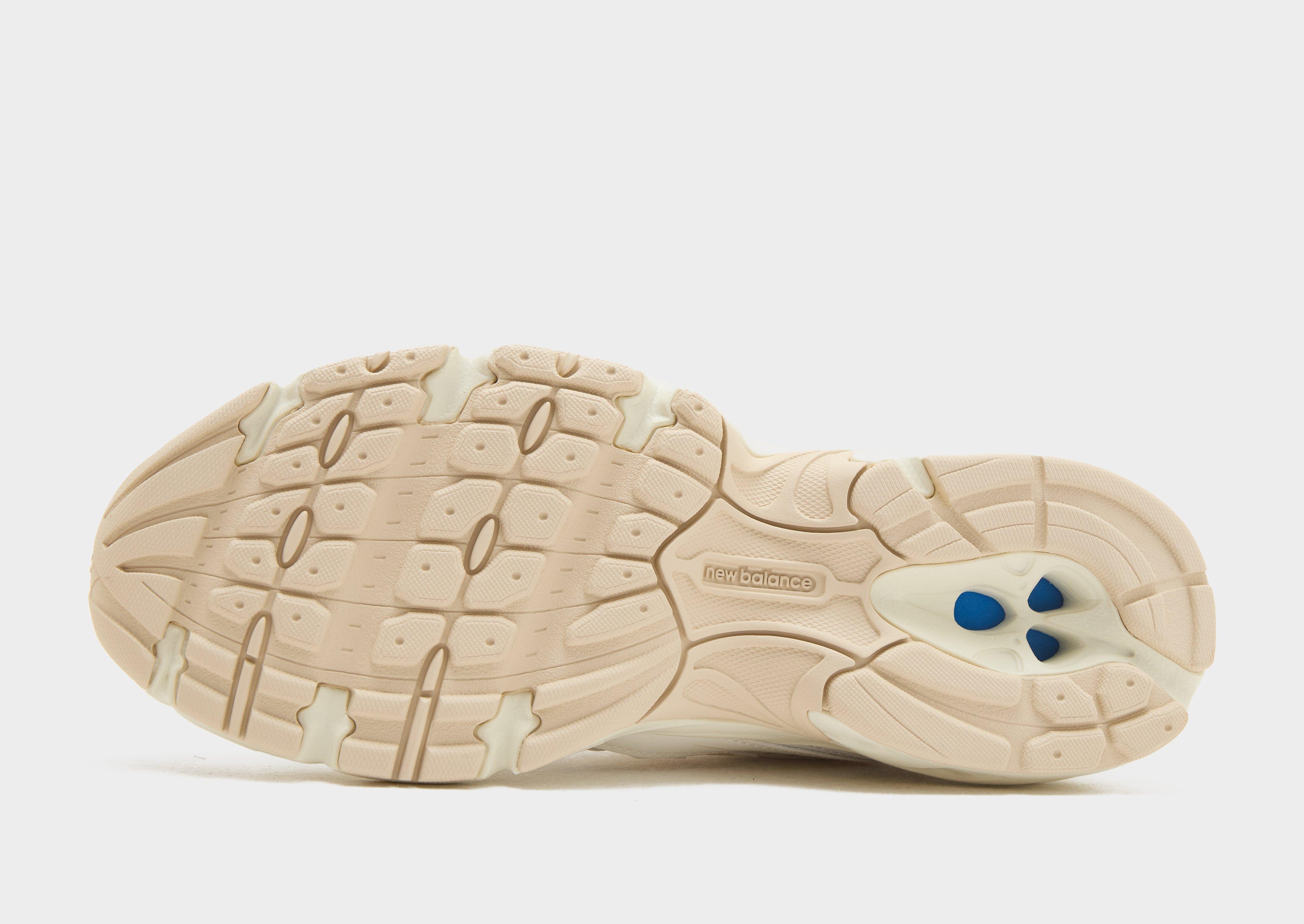 New Balance 740