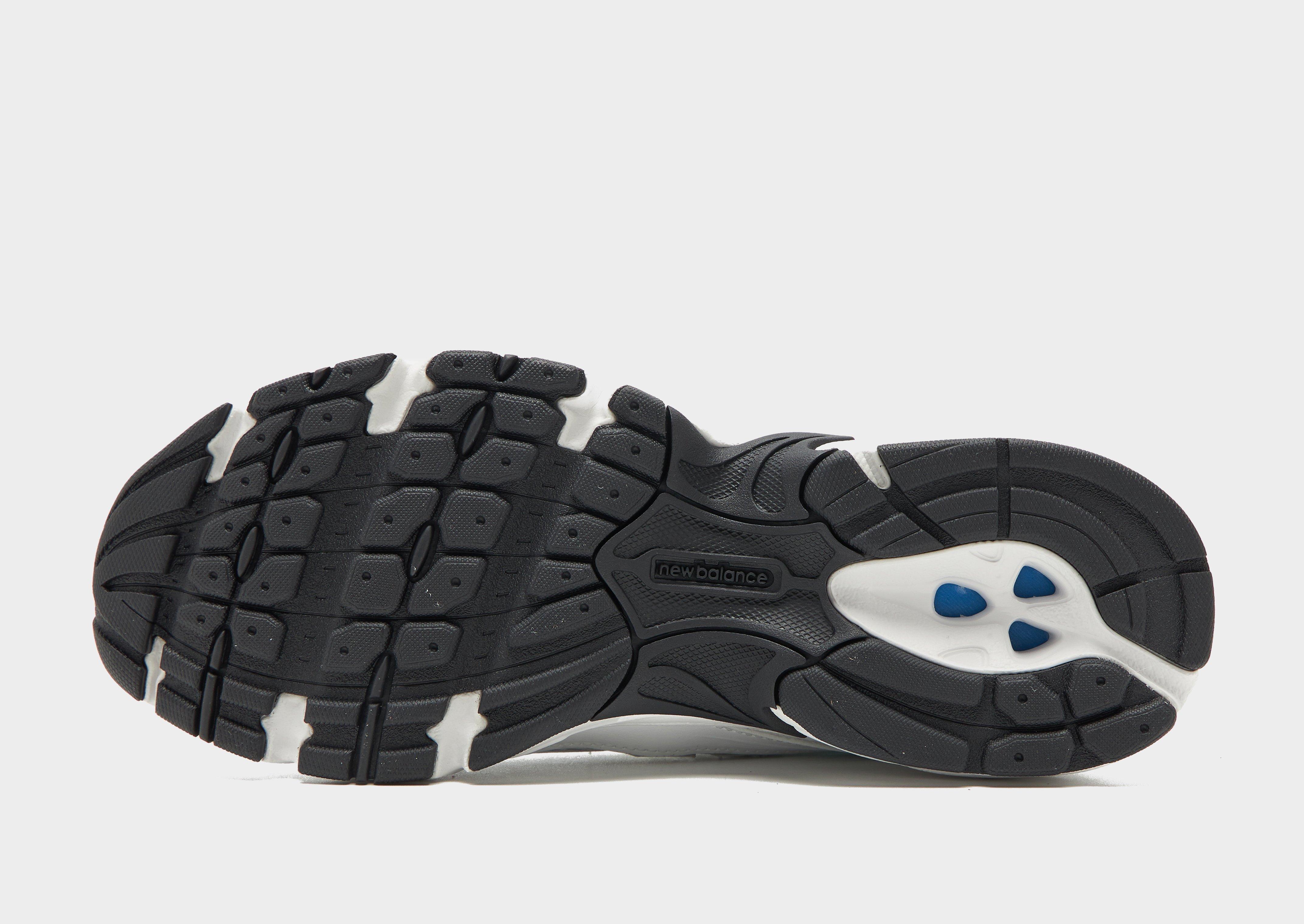 New Balance 740