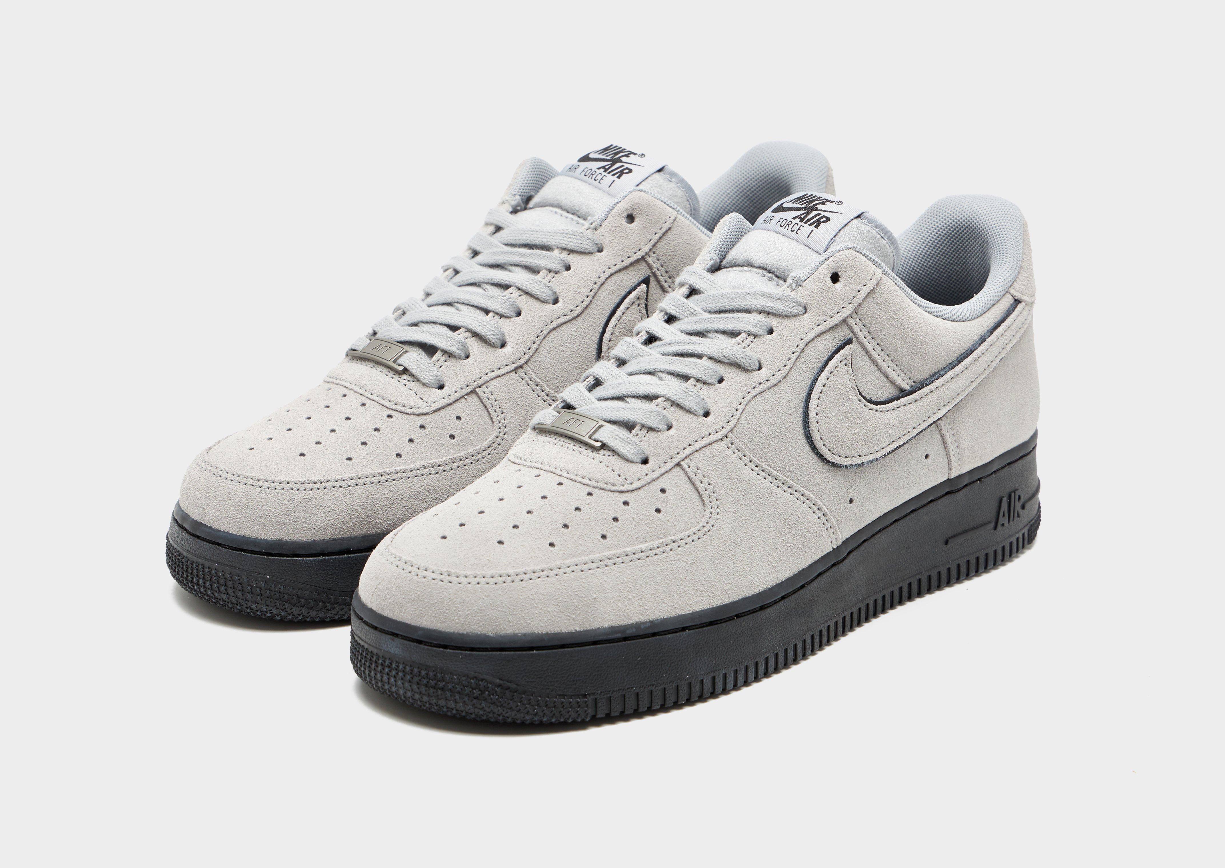 Nike Air Force 1 '07 LV8