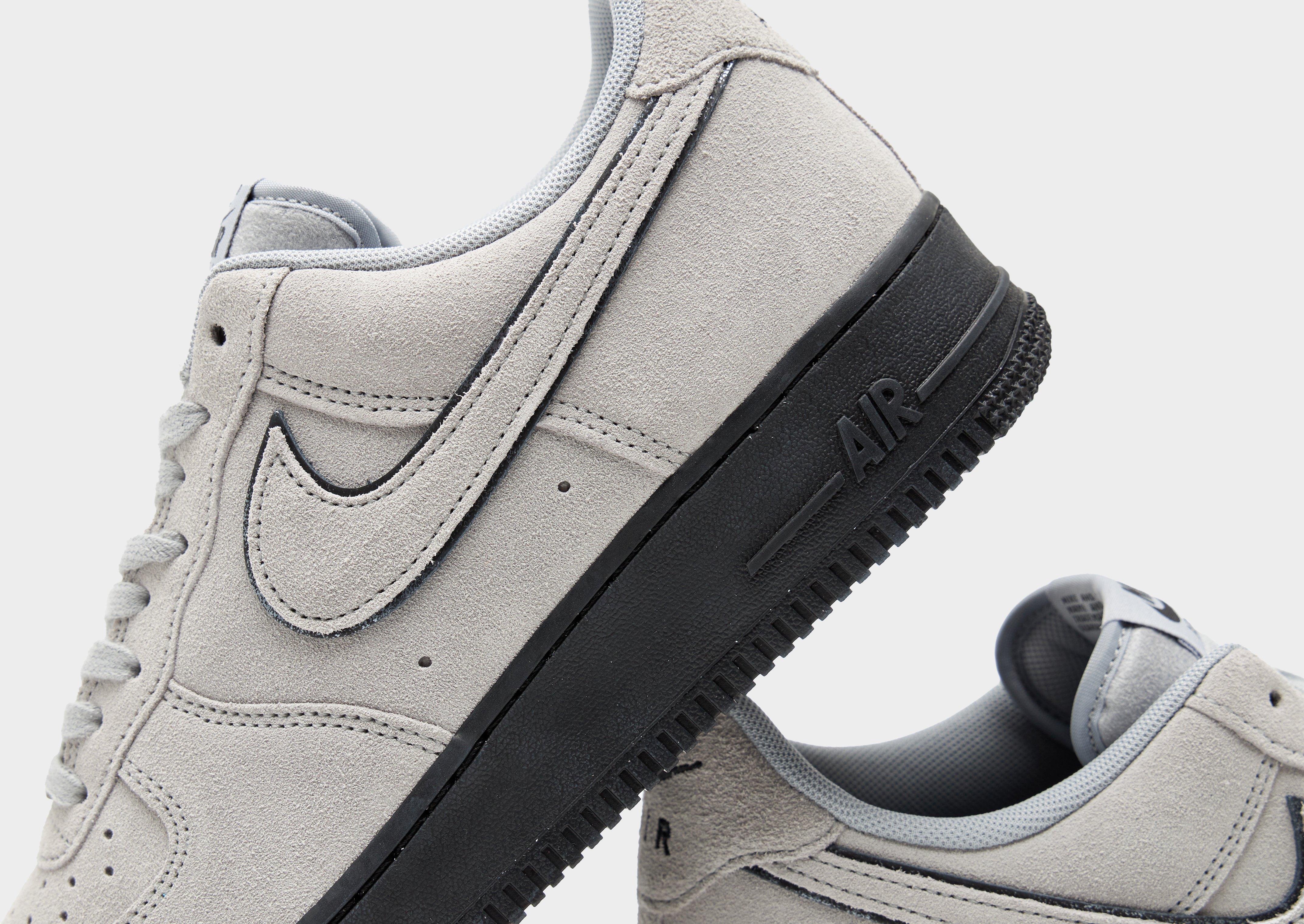 Nike Air Force 1 '07 LV8