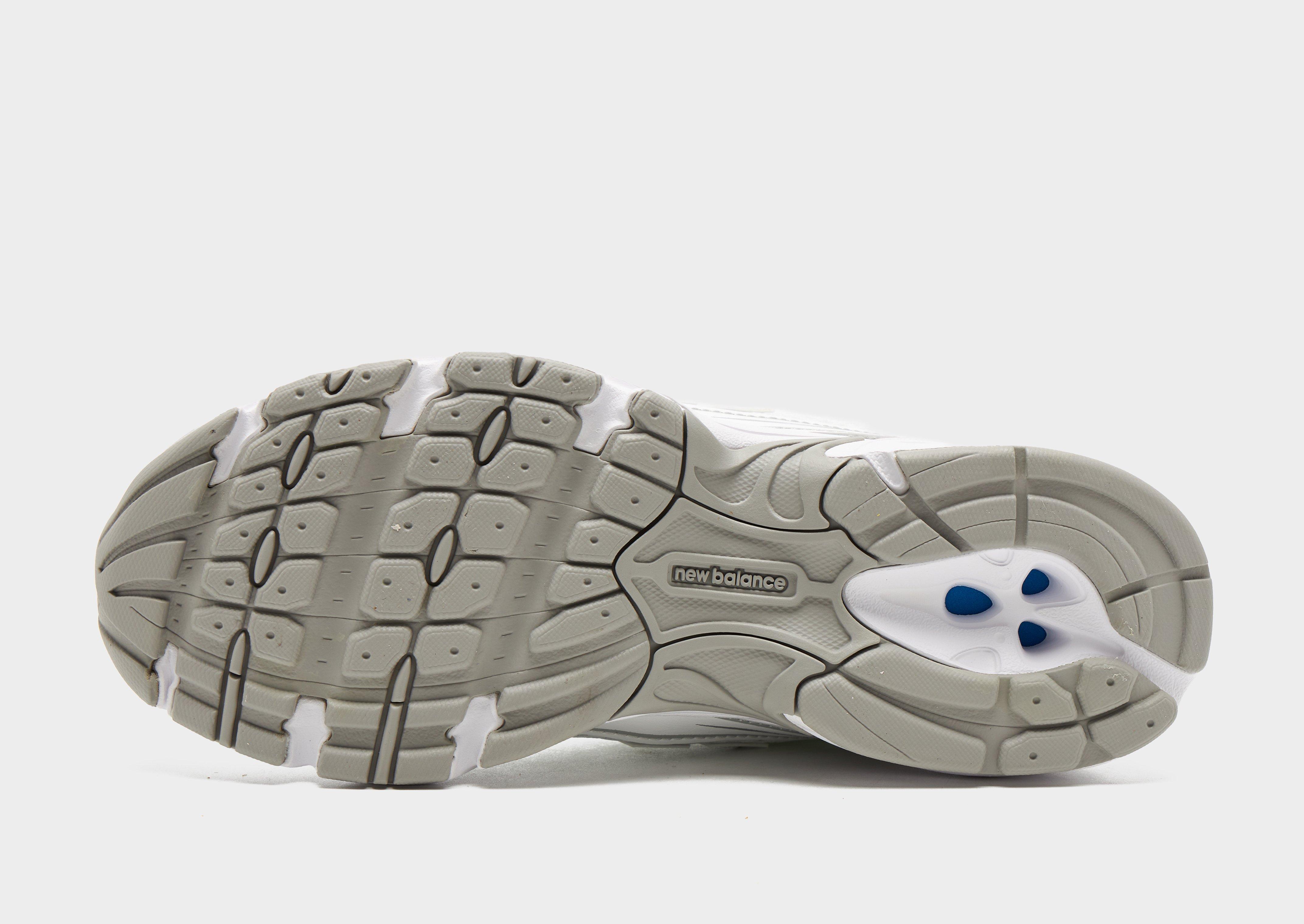 New Balance 740