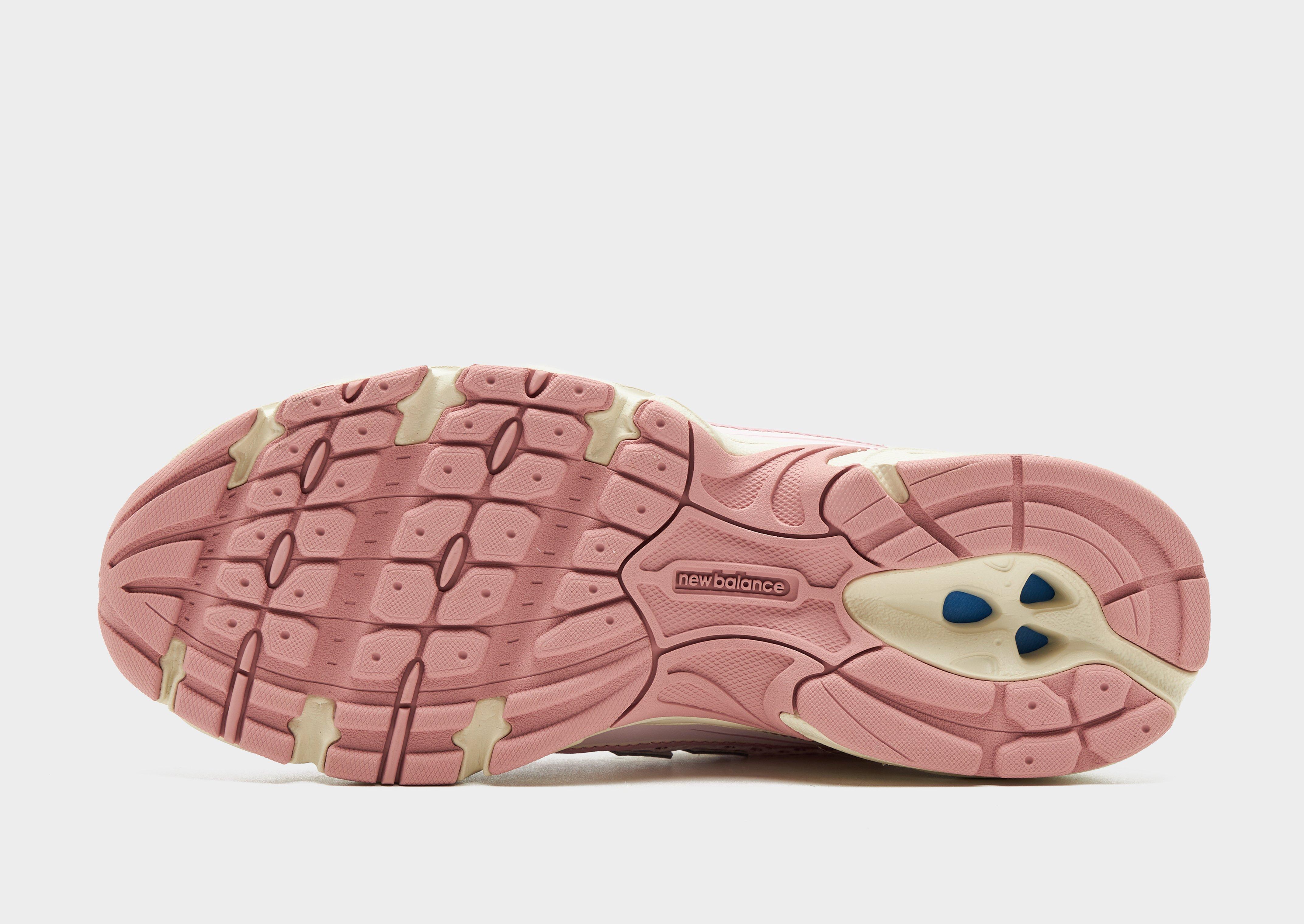 New Balance 740 Women's