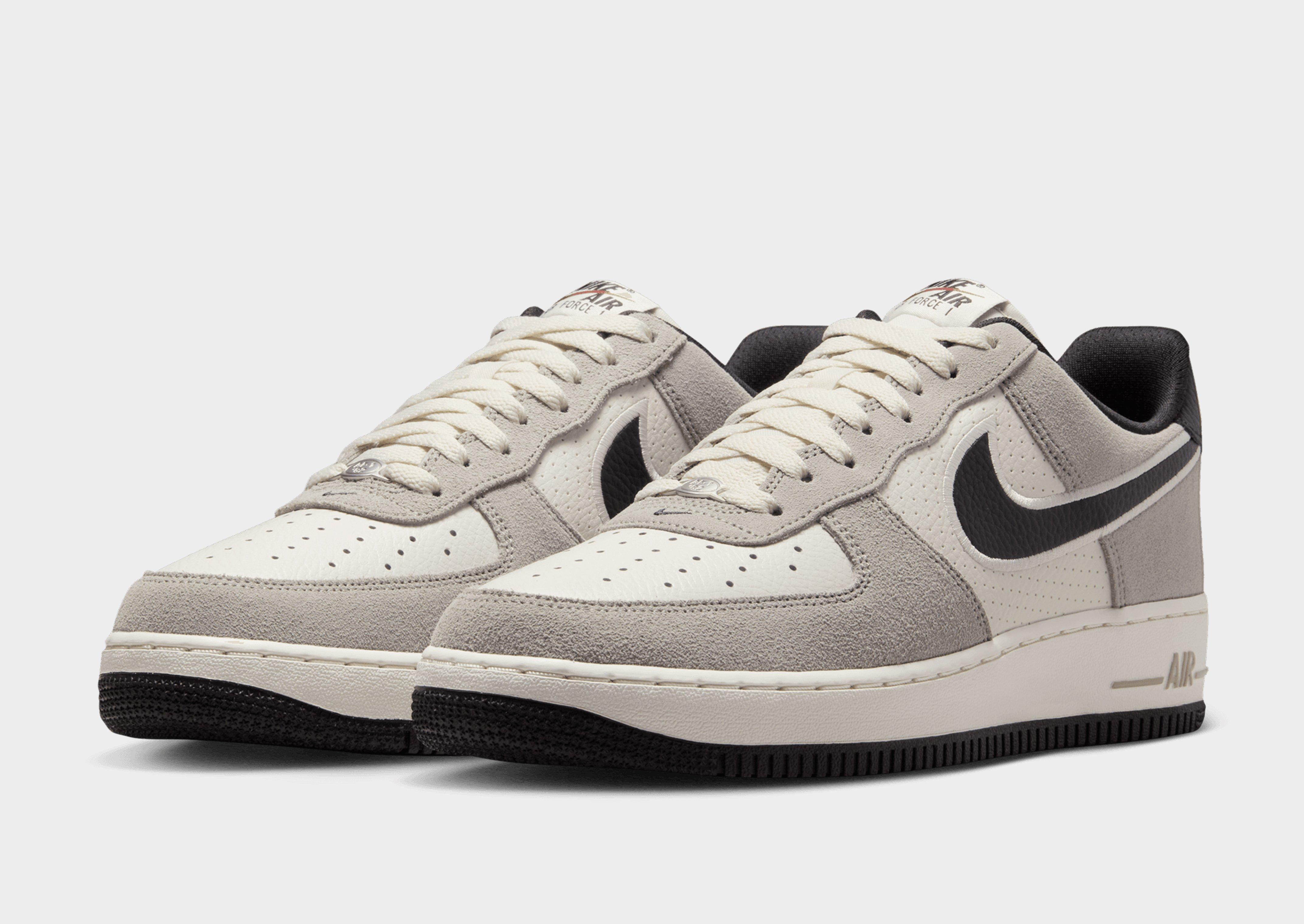 Nike Air Force 1 LV8
