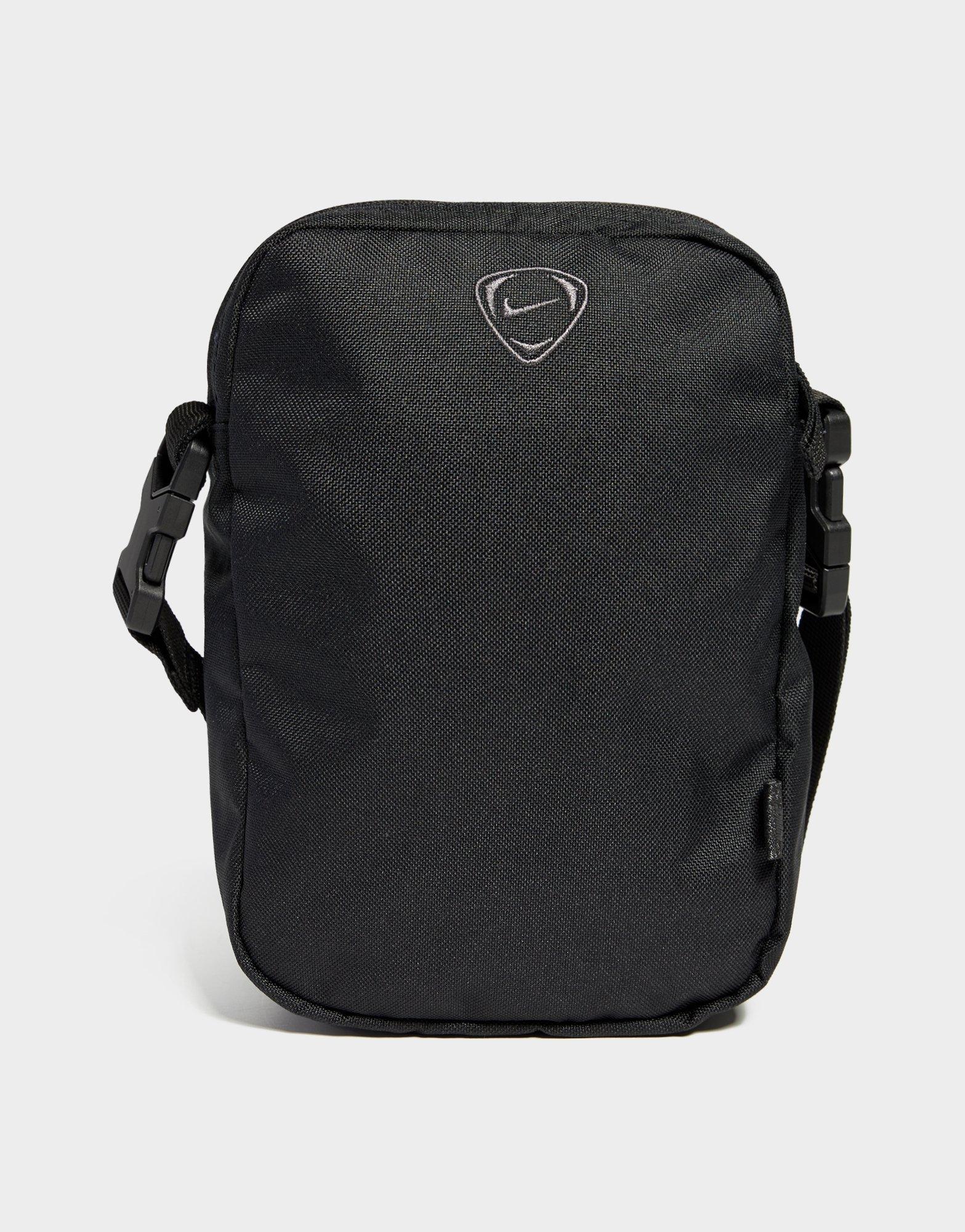 Nike Total 90 Heritage Crossbody Bag