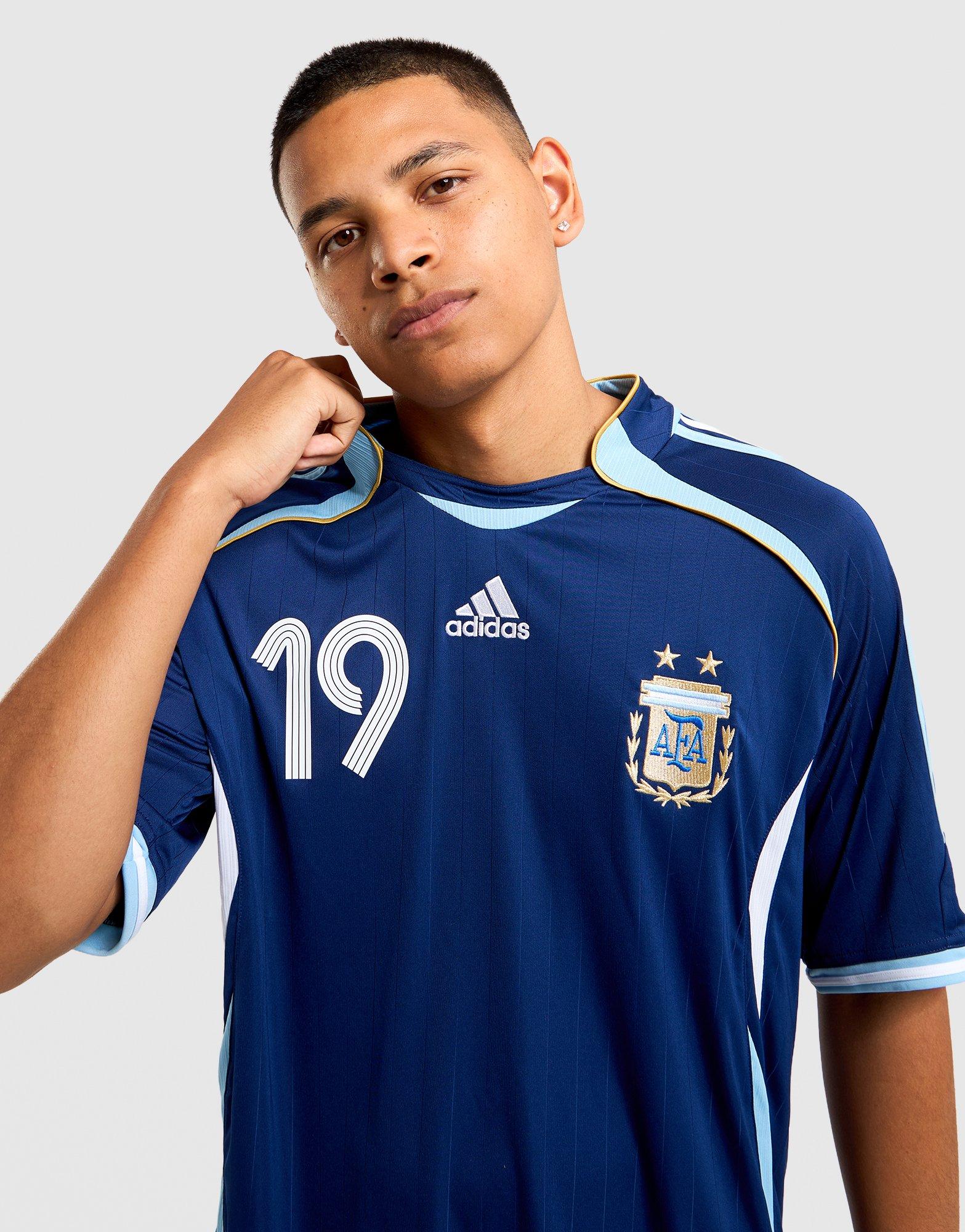 adidas Argentina '06 Messi #19 Retro Away Shirt