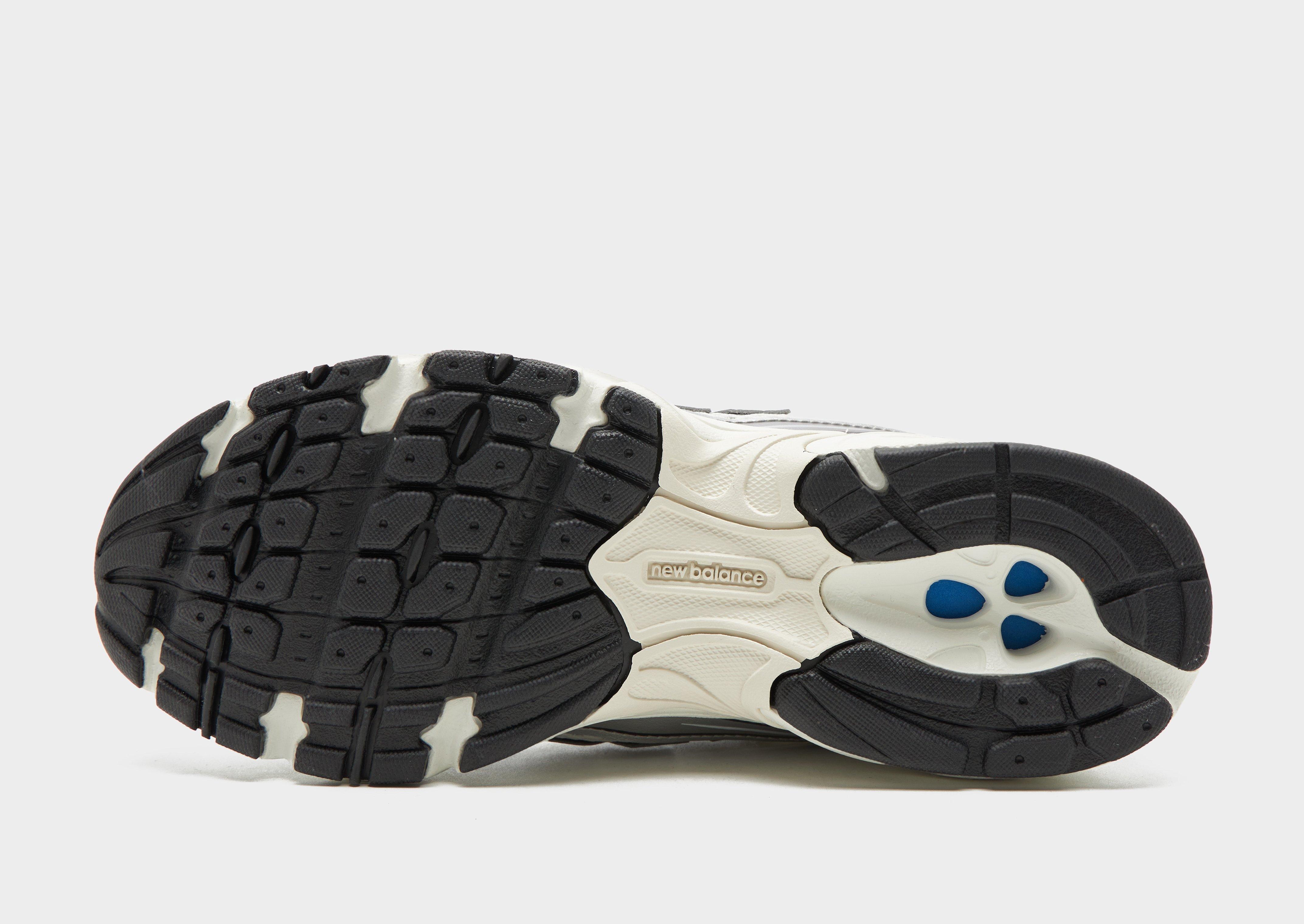 New Balance 740 Women's