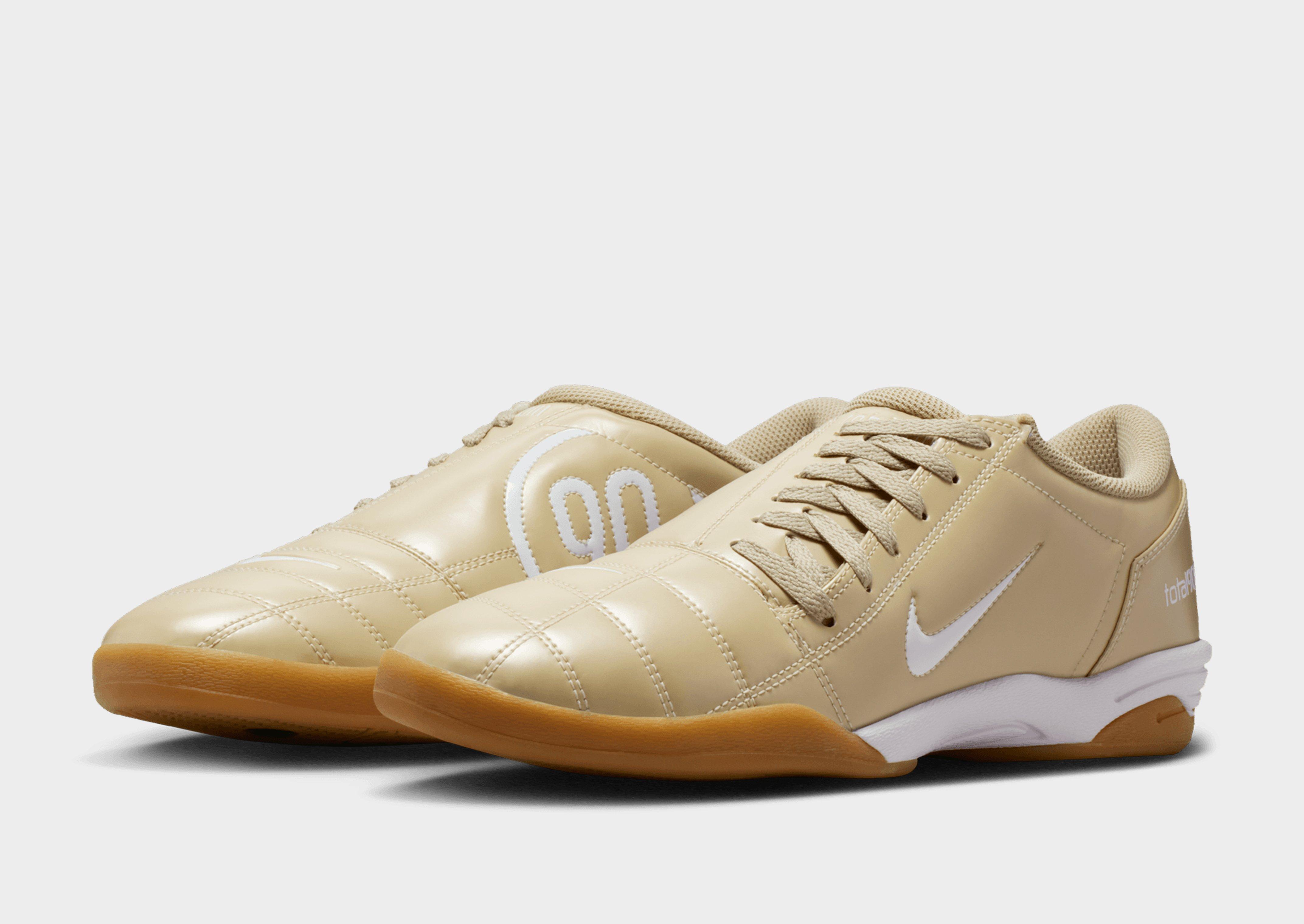 Nike Total 90