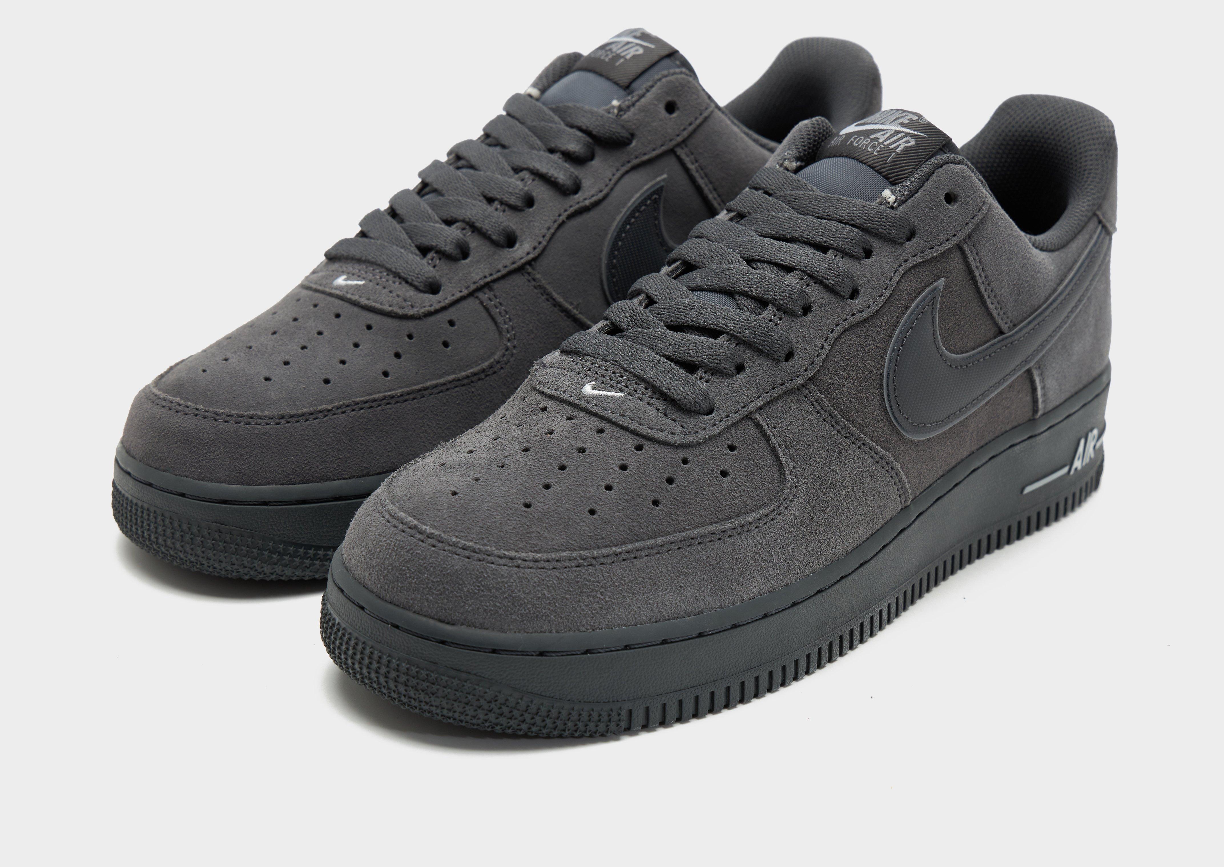 Nike Air Force 1 '07 LV8