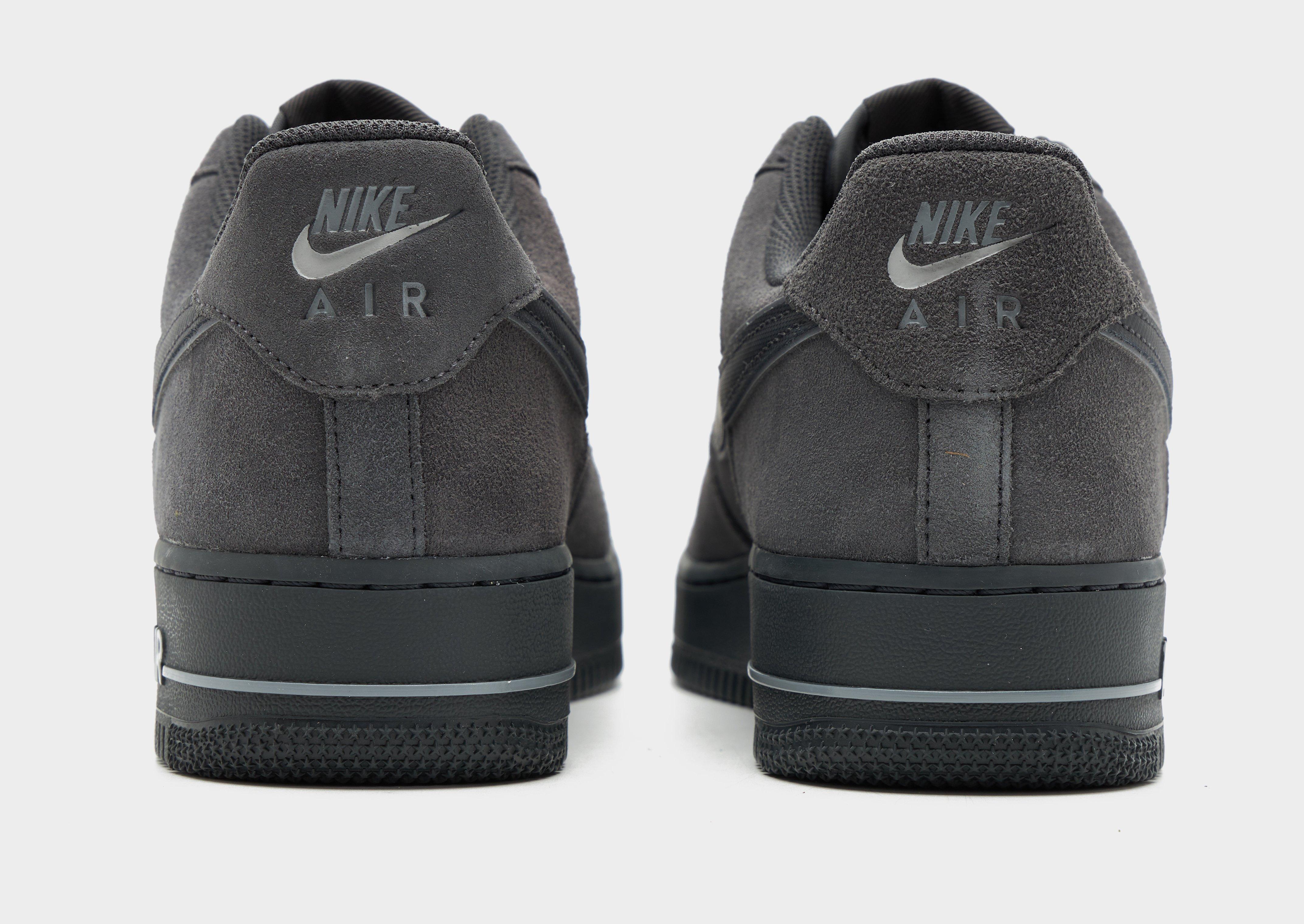 Nike Air Force 1 '07 LV8