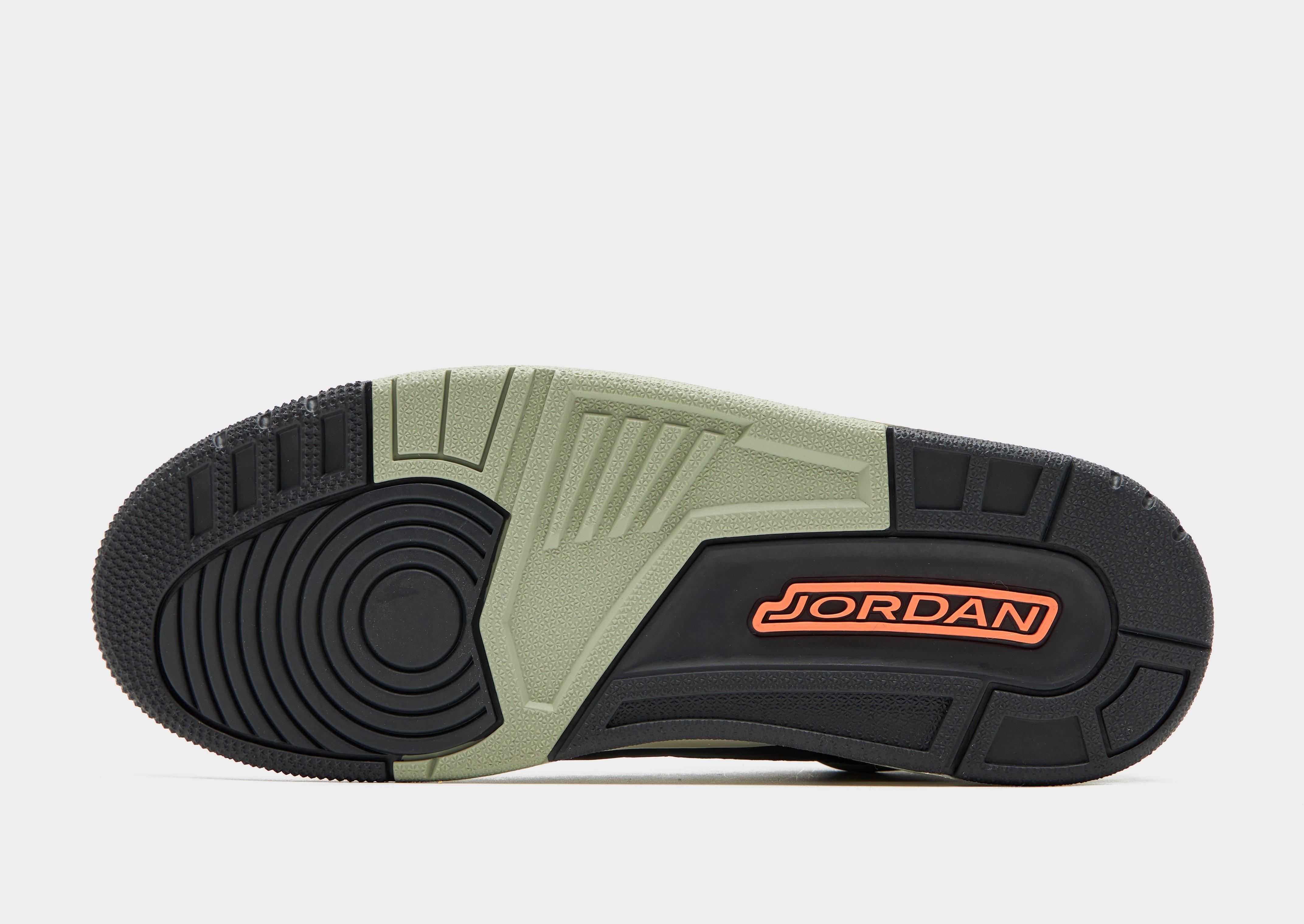 Jordan Spizike Low