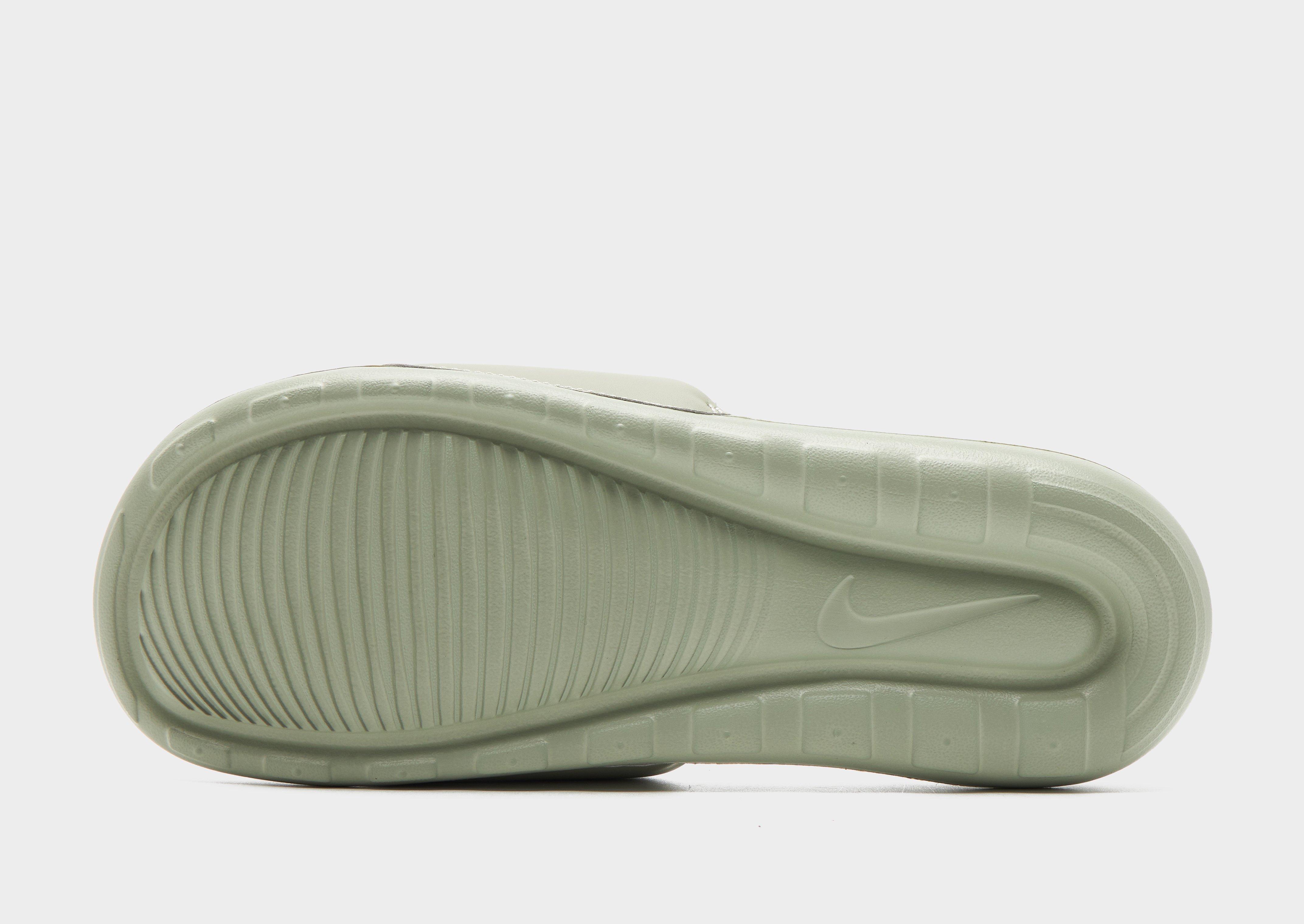 Nike Victori Slides