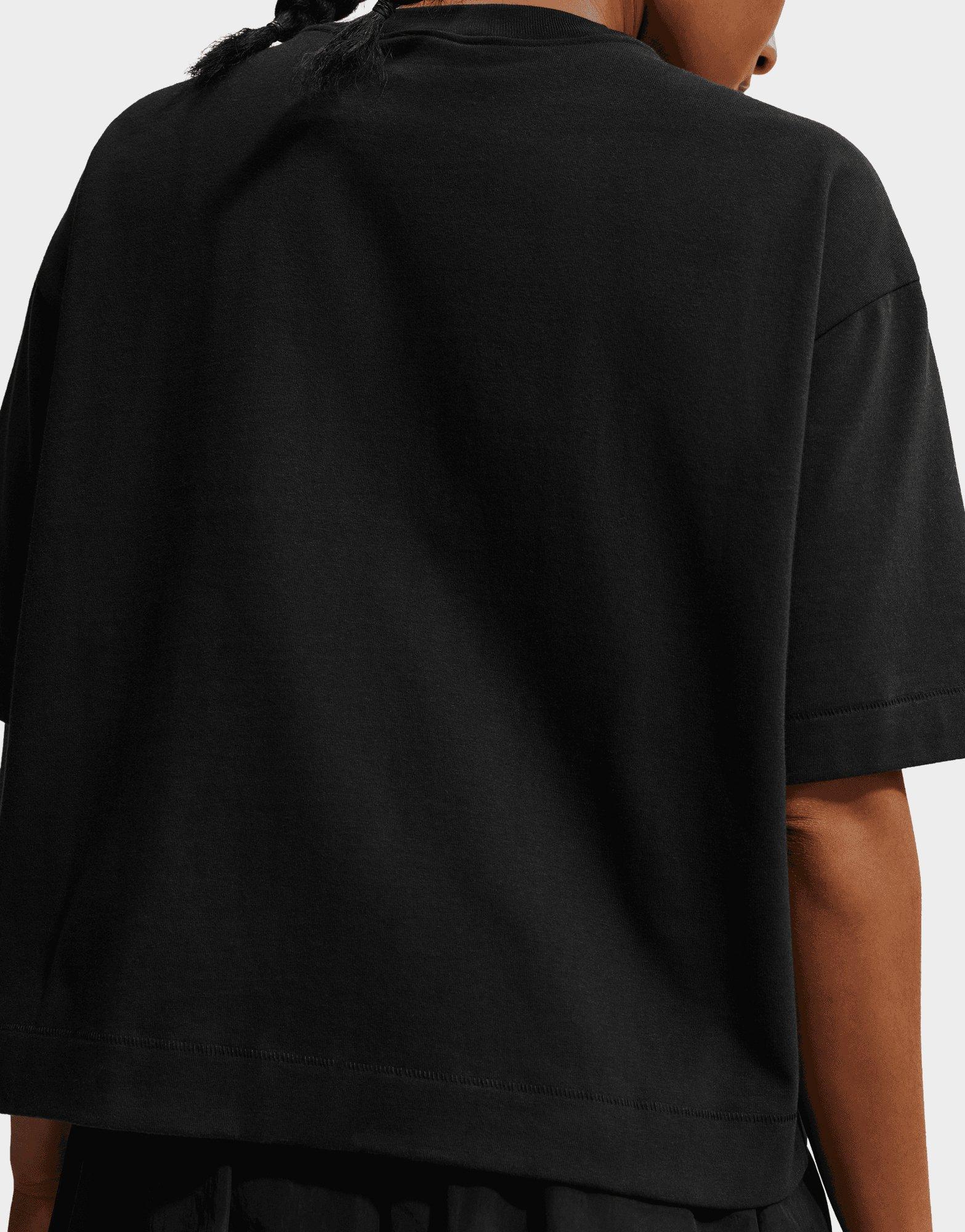 Nike Boxy Cropped Graphic T-Shirt