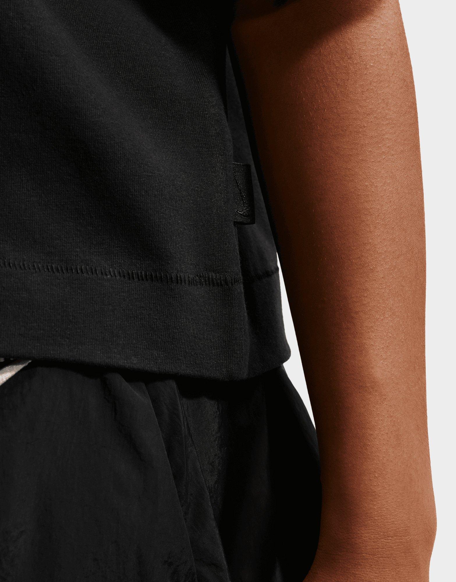 Nike Boxy Cropped Graphic T-Shirt