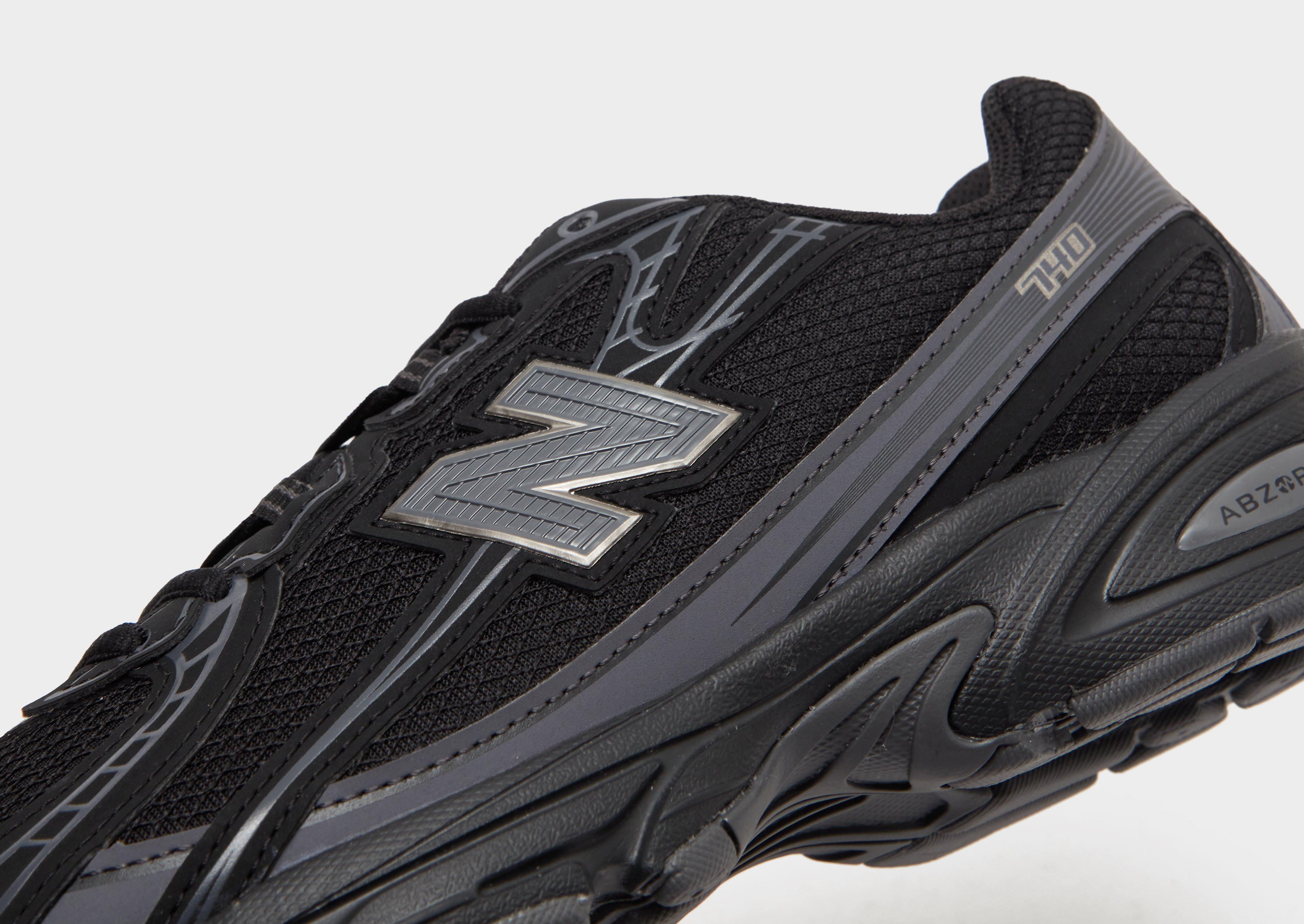 New Balance 740