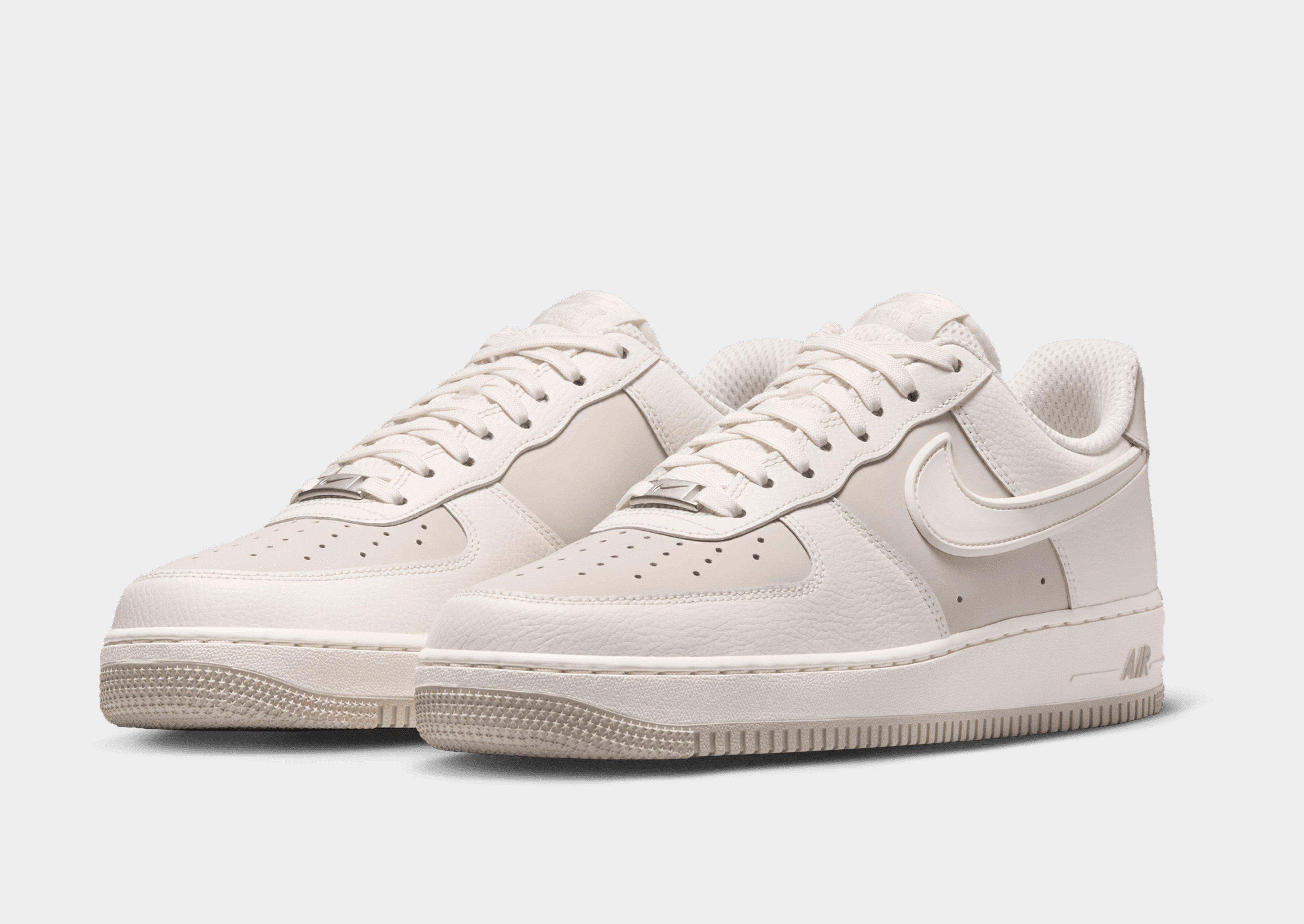 Nike Air Force 1 Low LV8