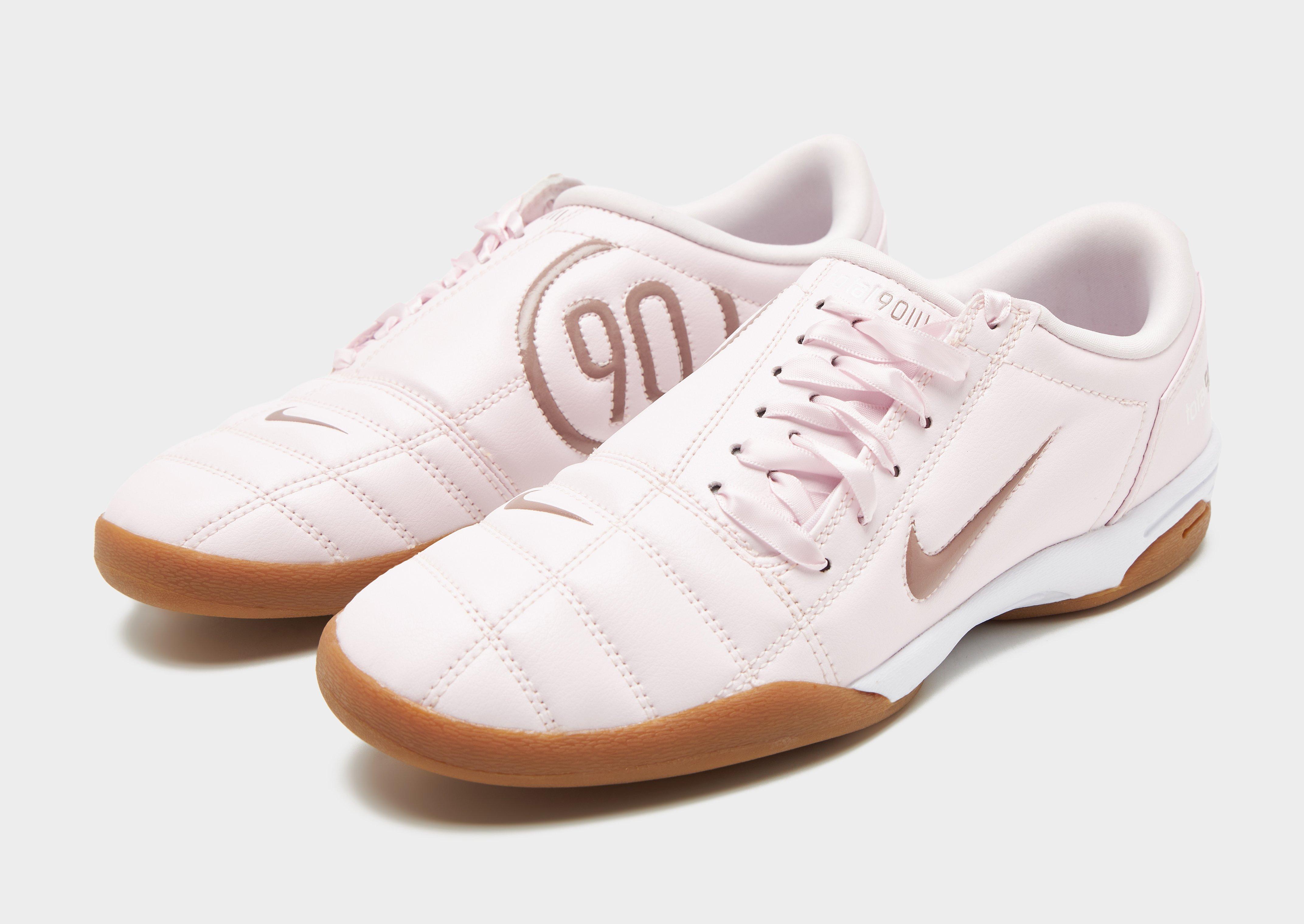Nike Total 90 Women's
