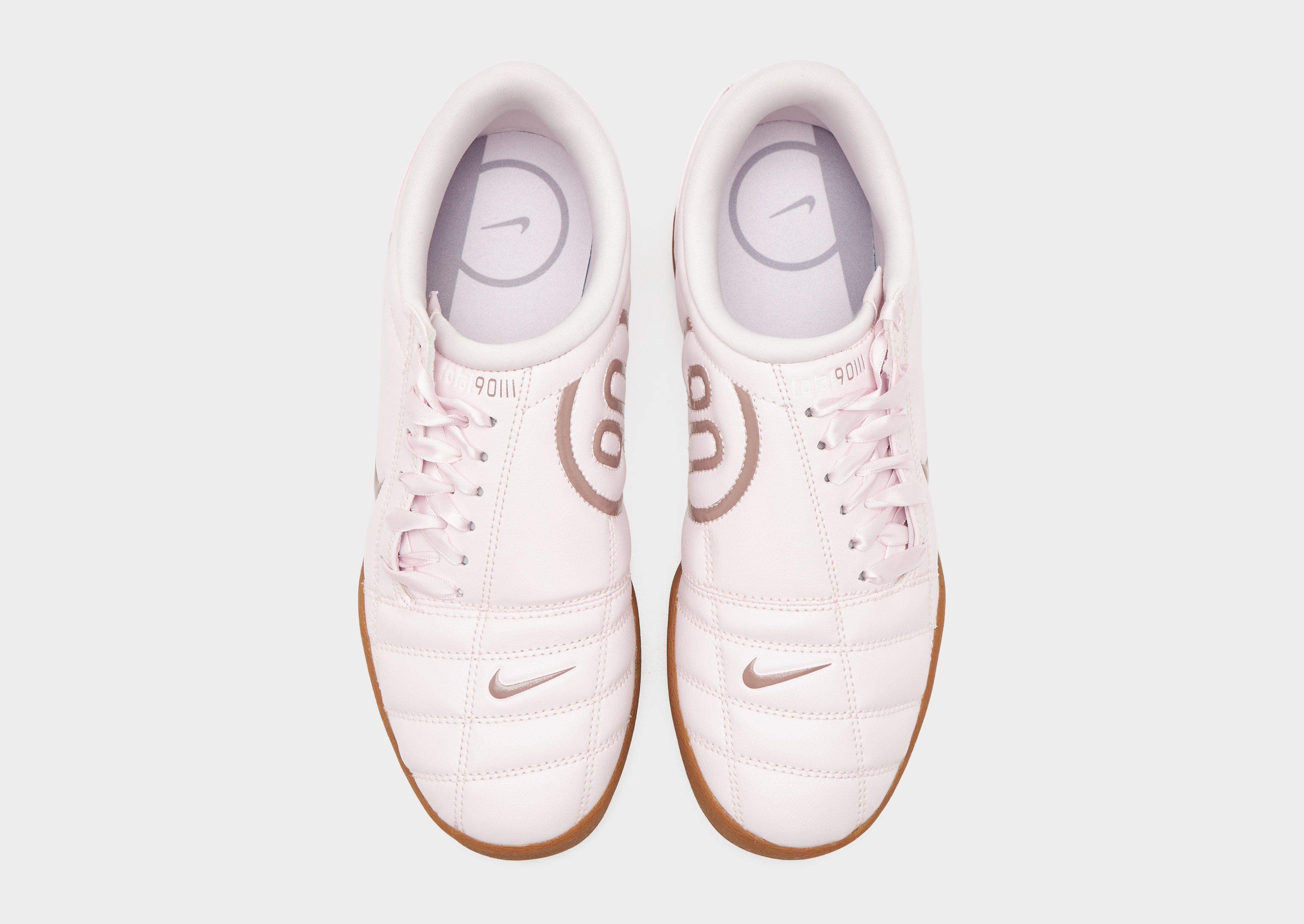 Nike Total 90 Women's