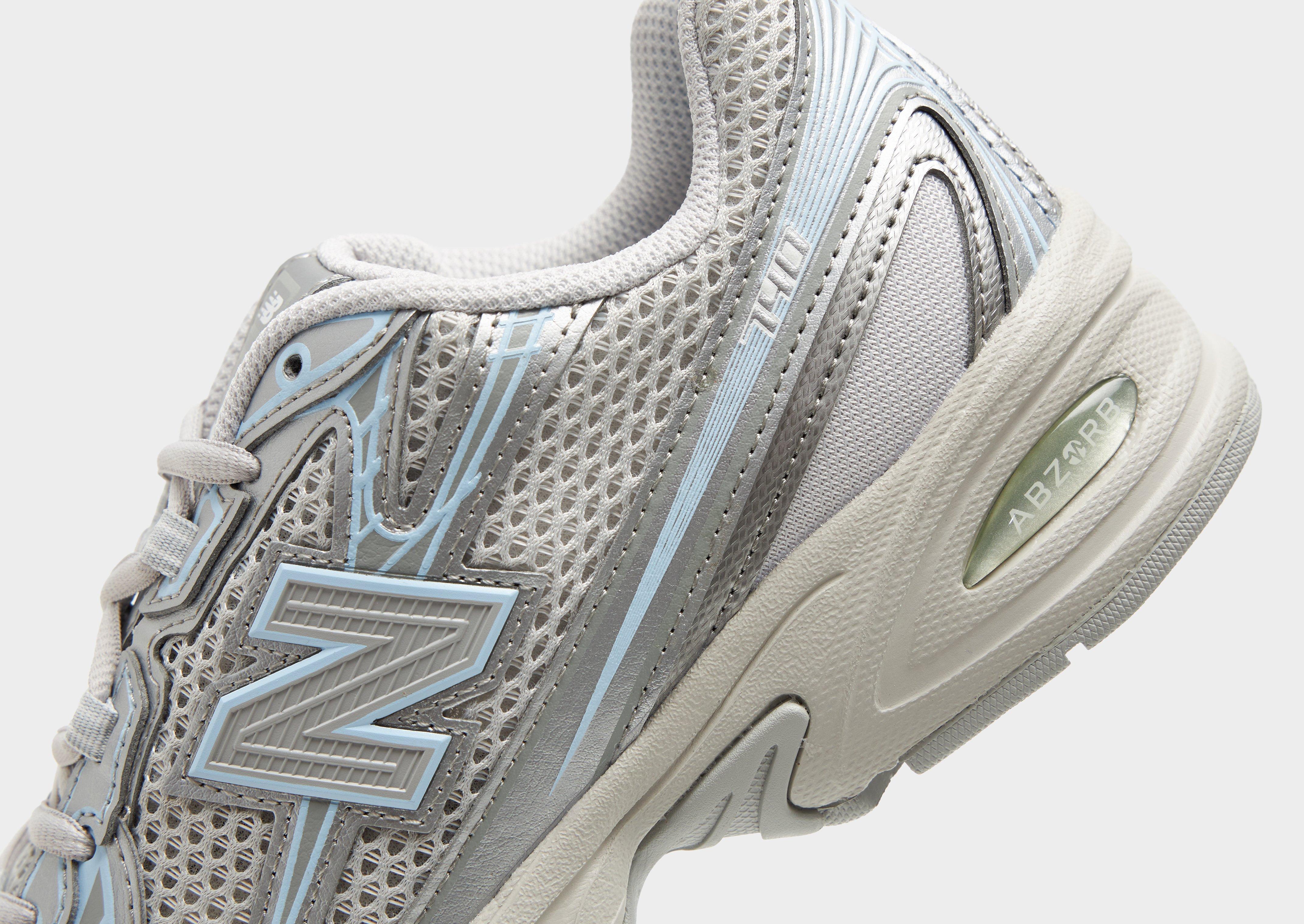 New Balance 740 Women's