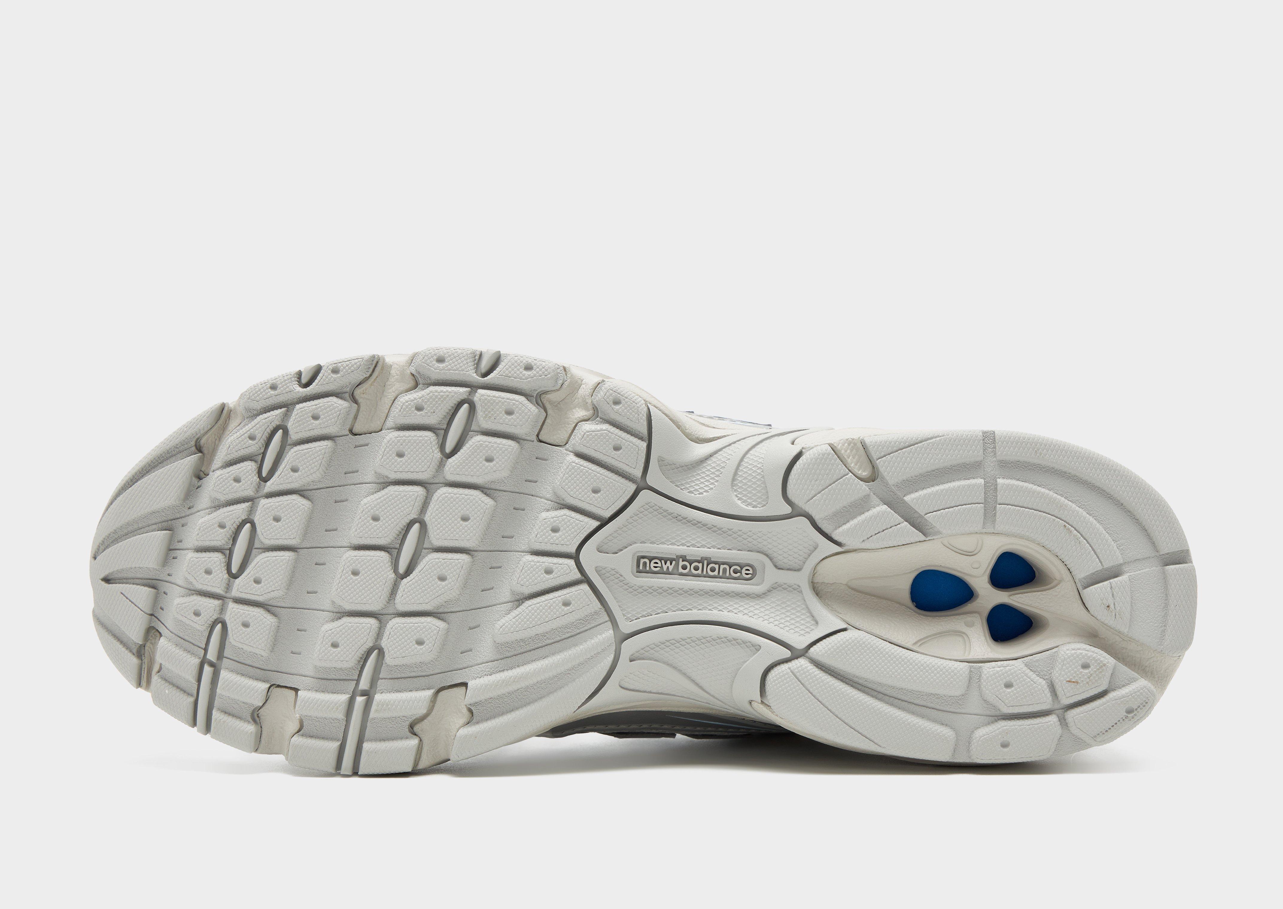 New Balance 740 Women's