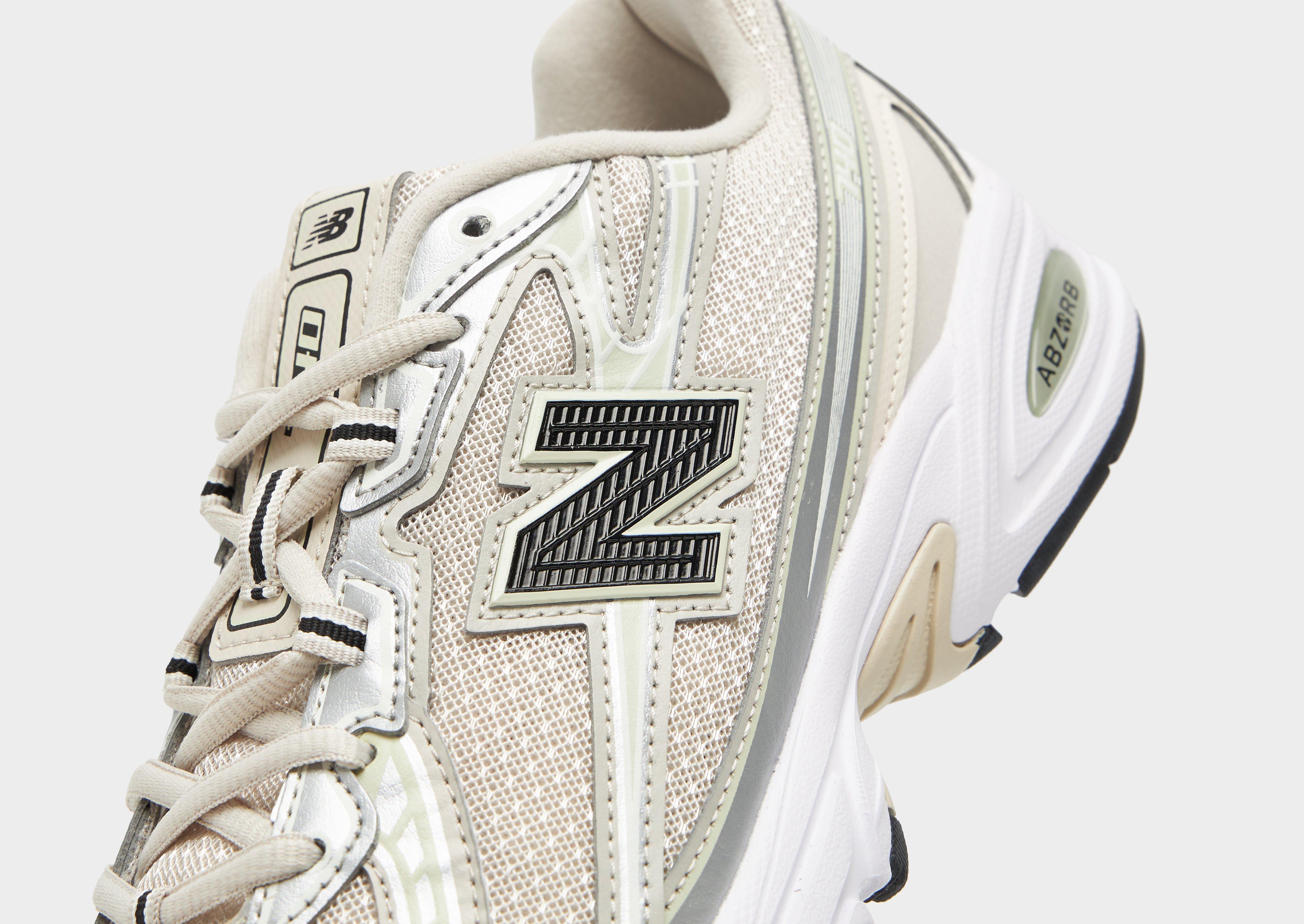 New Balance 740