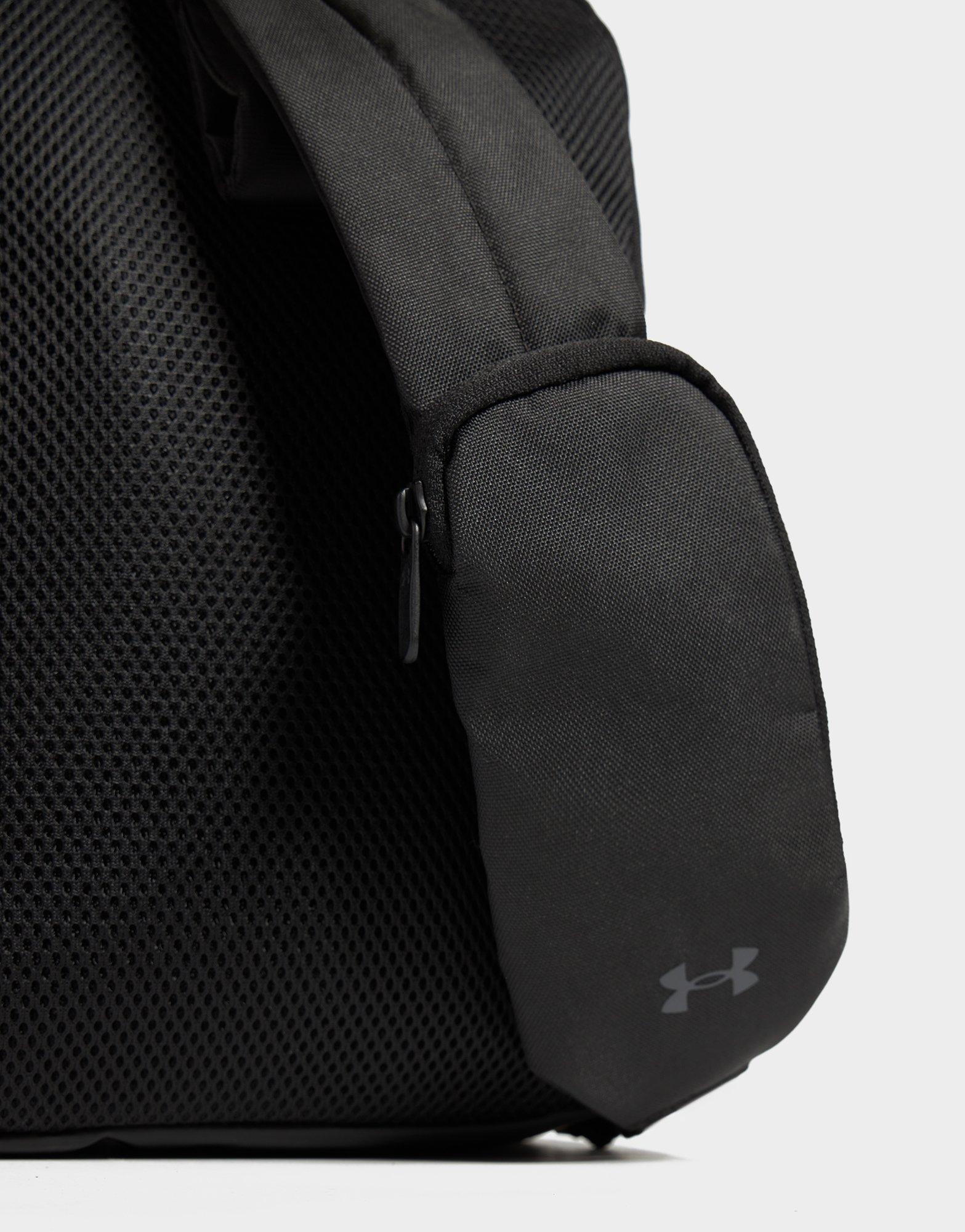 Under Armour Triumph Utility Sling Bag