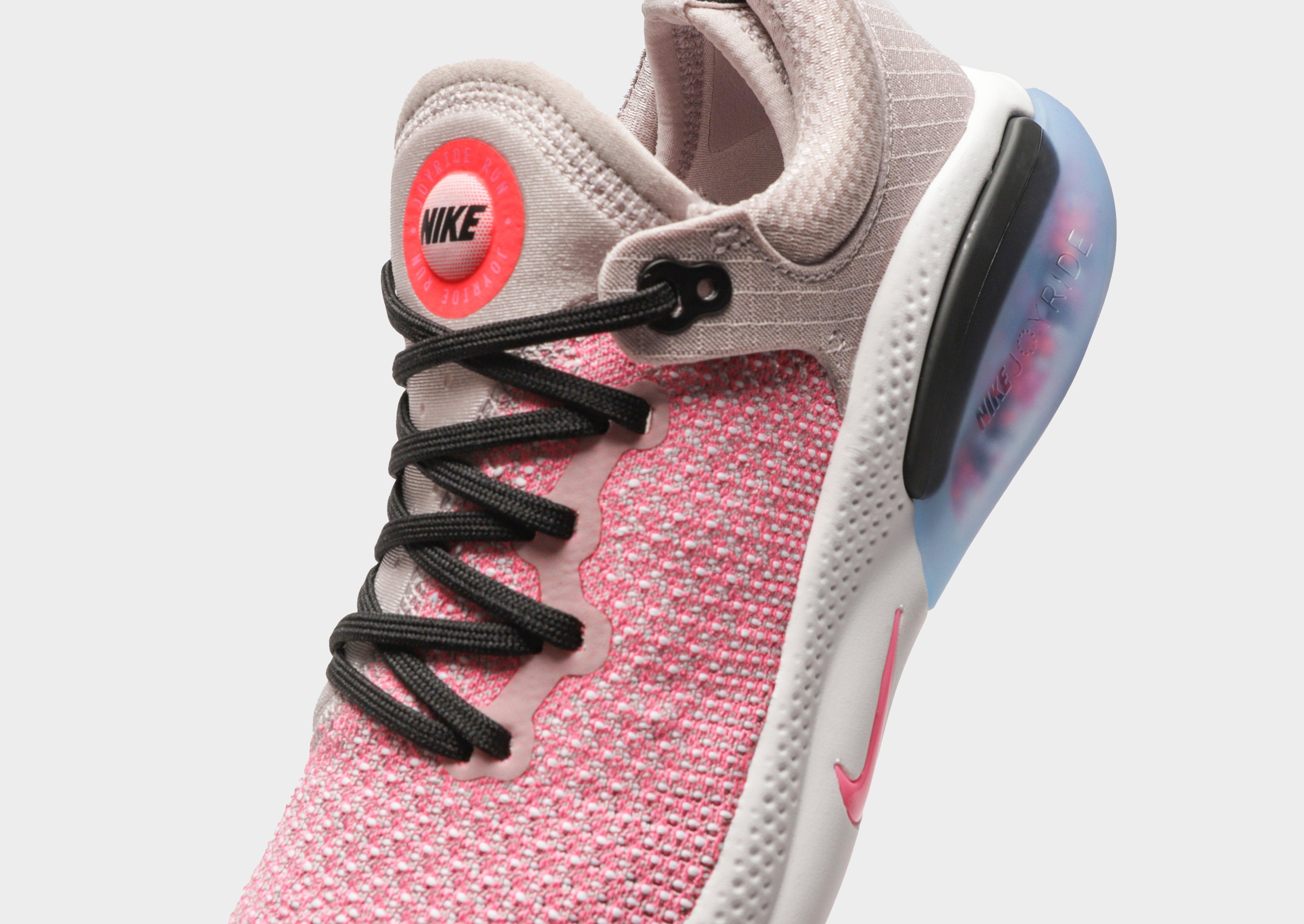 nike flyknit womens red