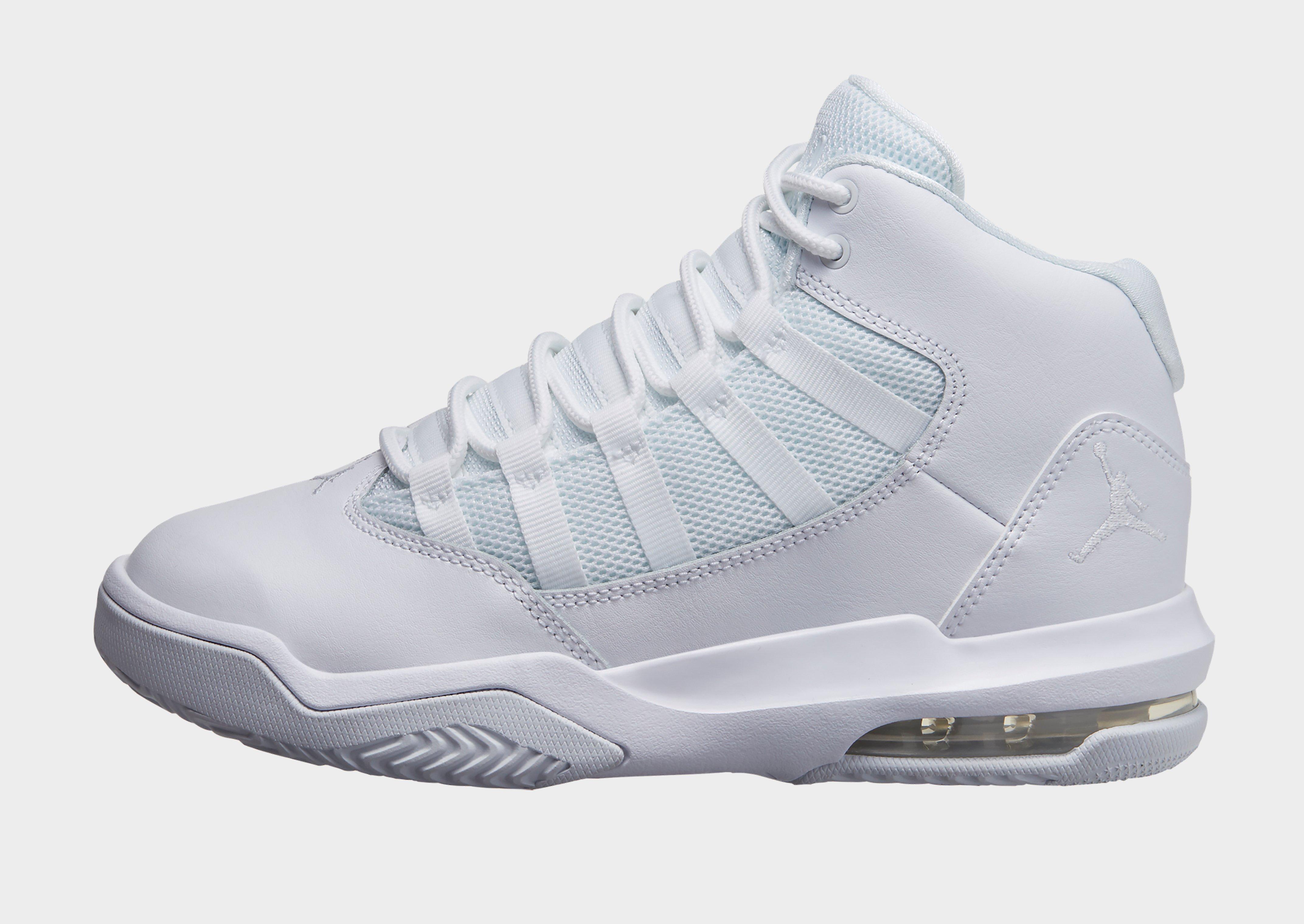jordan max aura junior grey