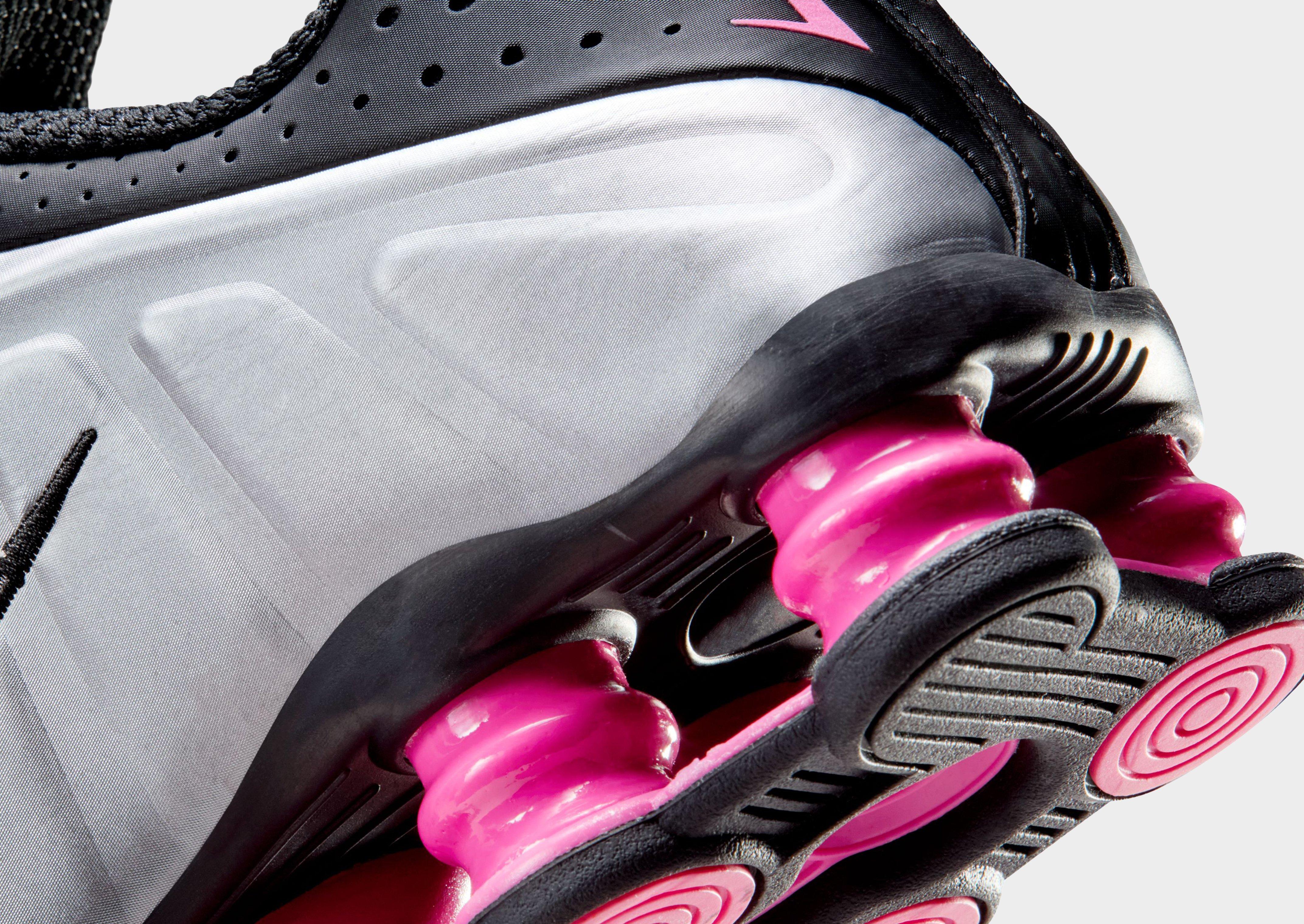 Nike Women's Shoes Shox R4