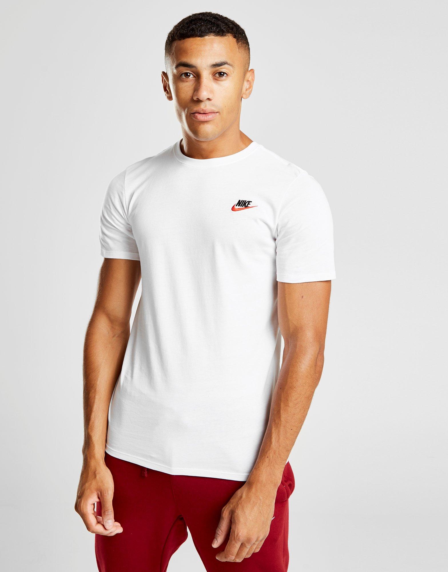 white tshirt nike