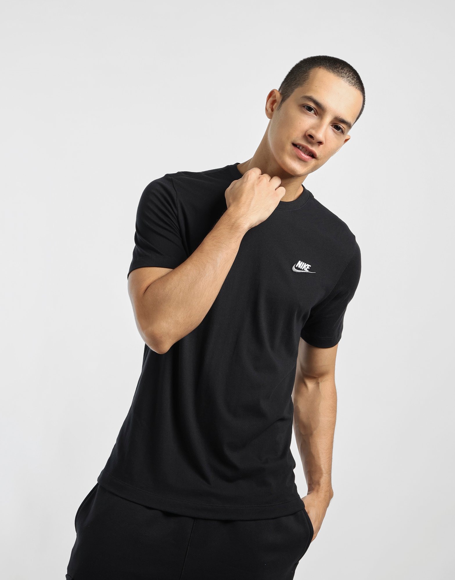 nike sportswear club t shirt