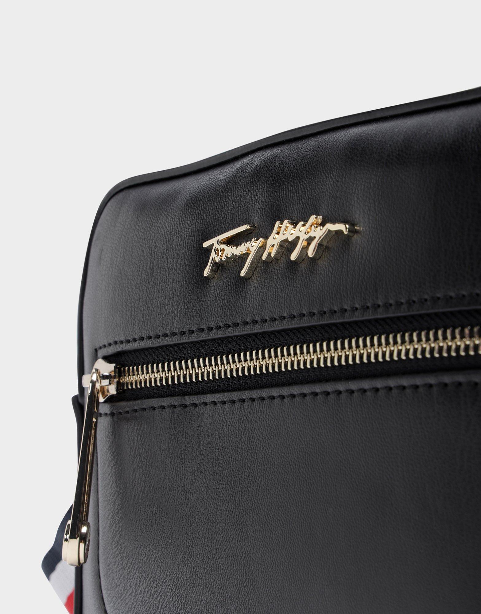 Tommy Hilfiger Iconic Camera Bag