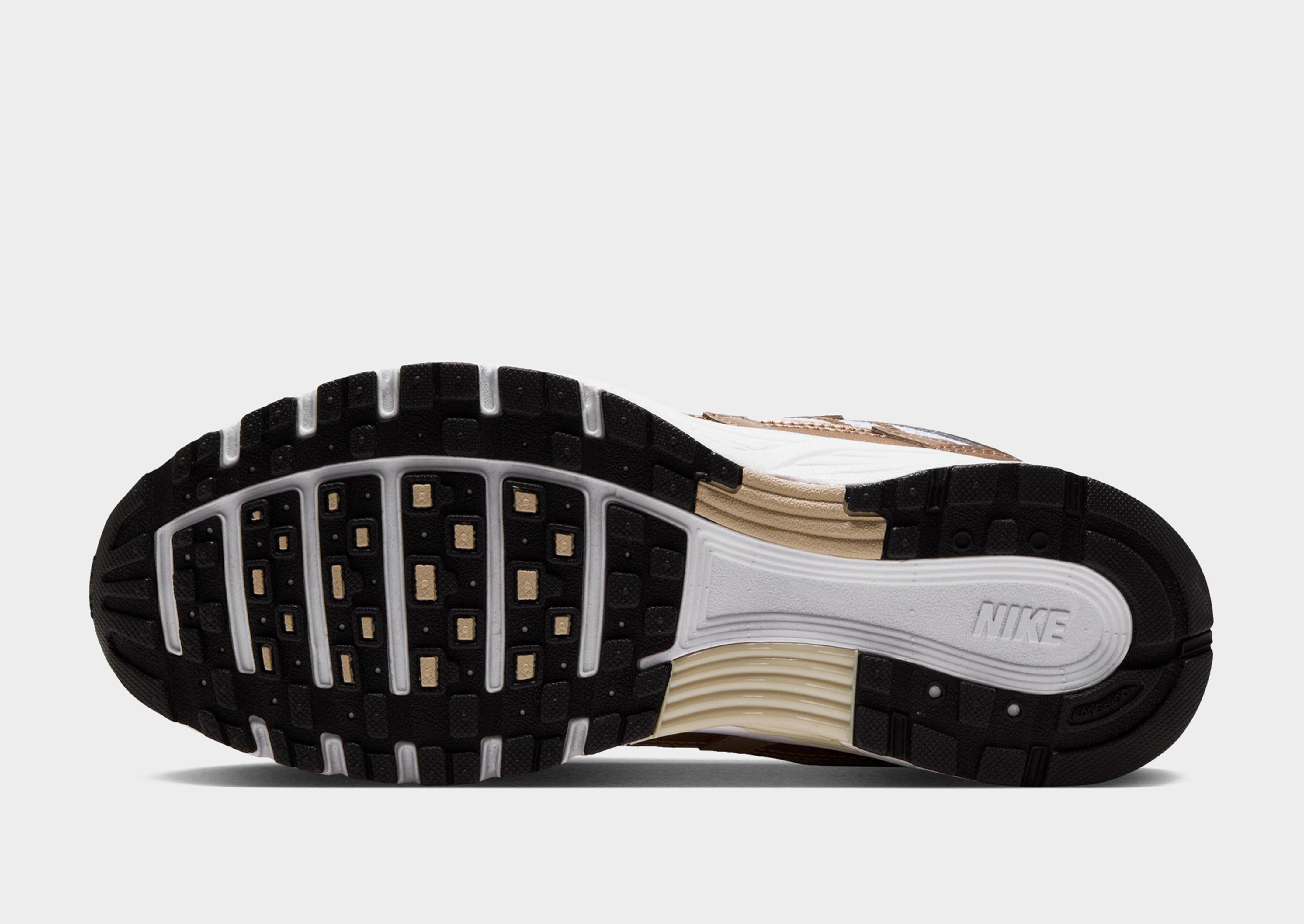 Nike Chaussure pour femme P-6000