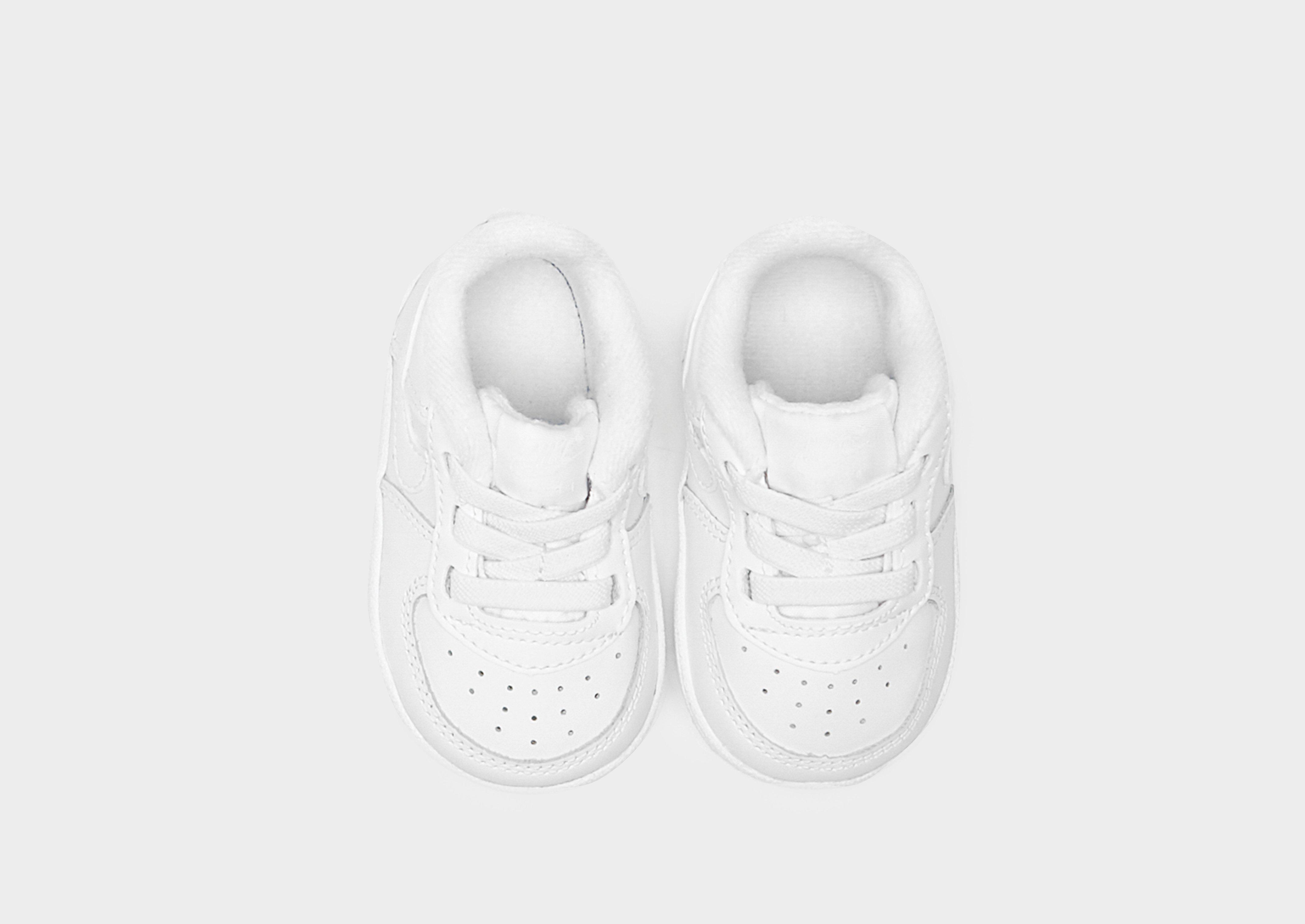 Nike soft best sale sole baby shoes