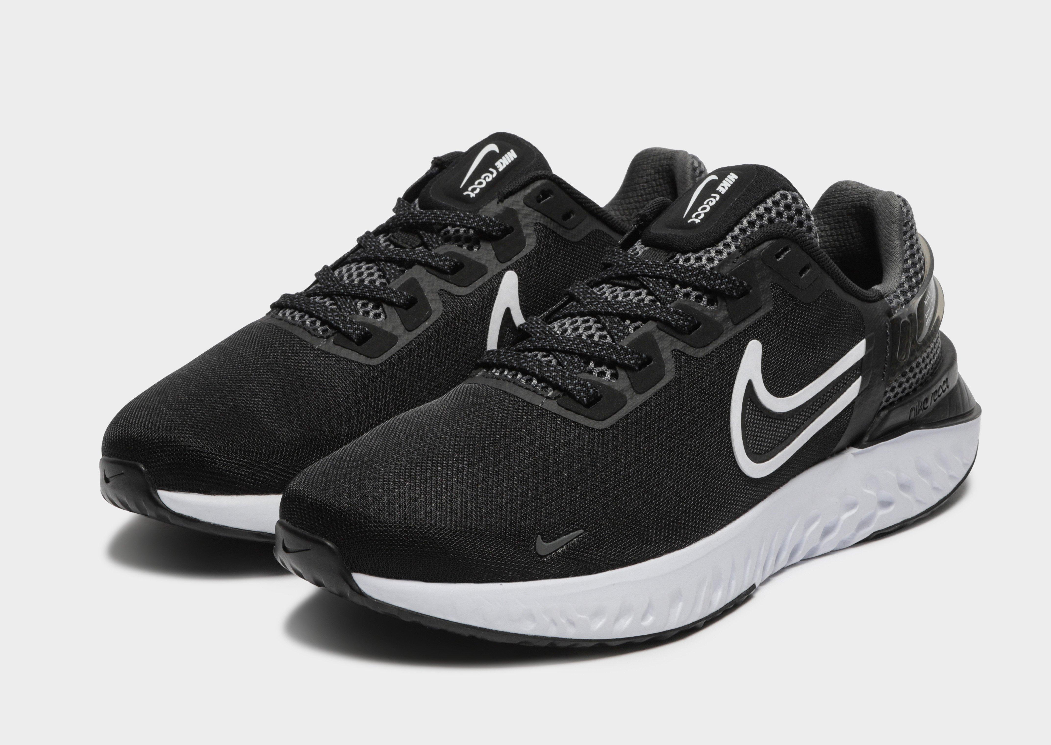 women's running shoe nike legend react