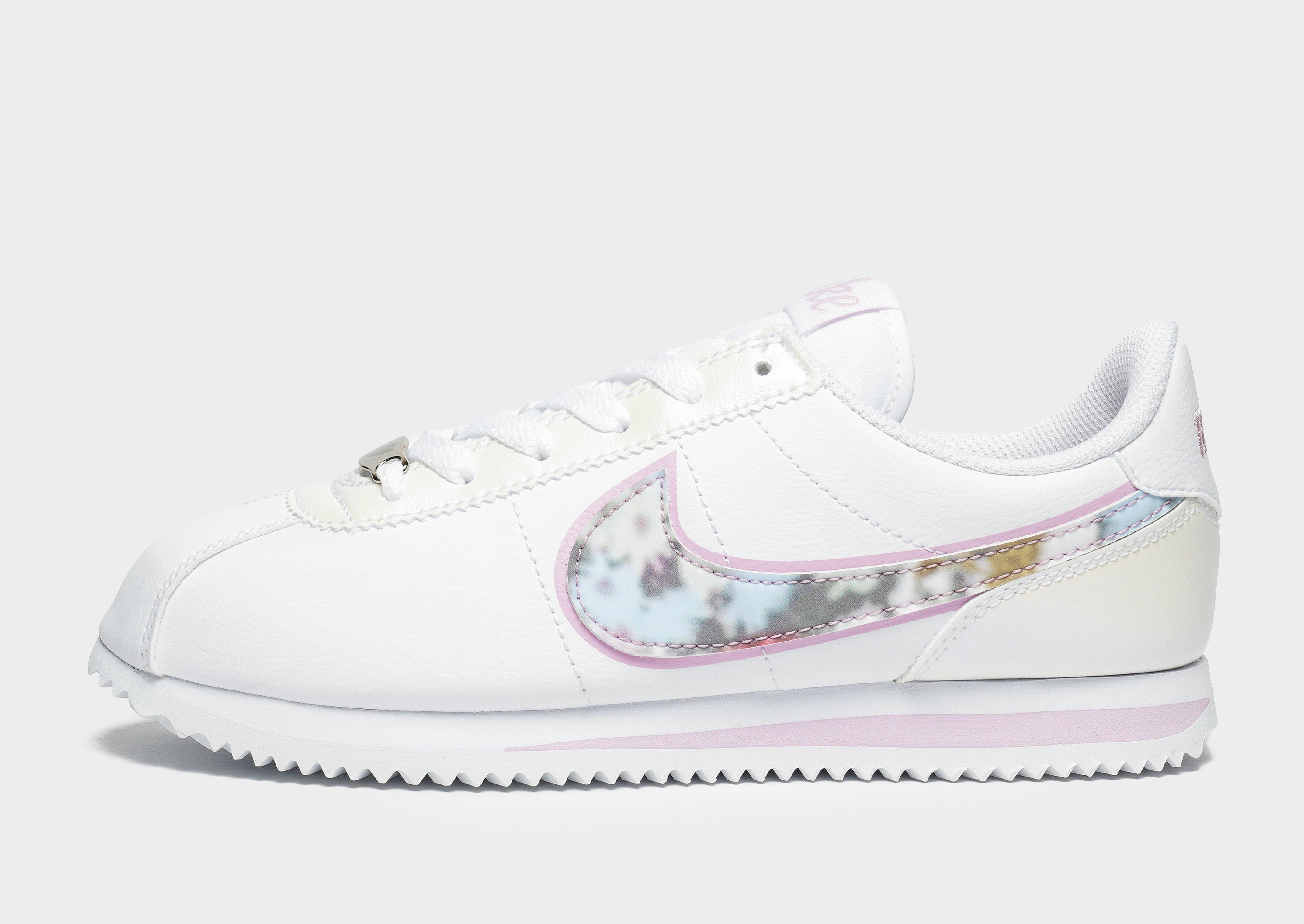 nike low profile trainers