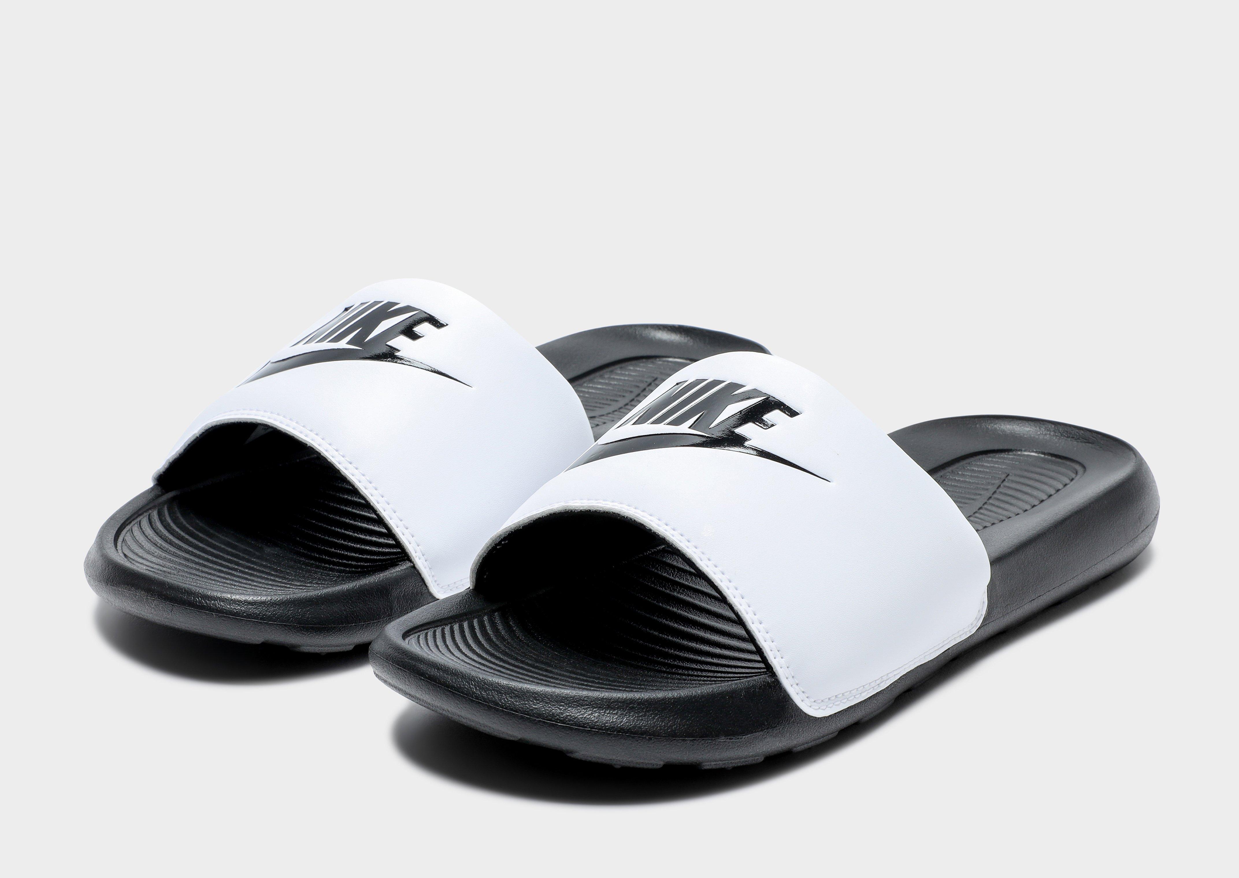 Nike Victori Slides
