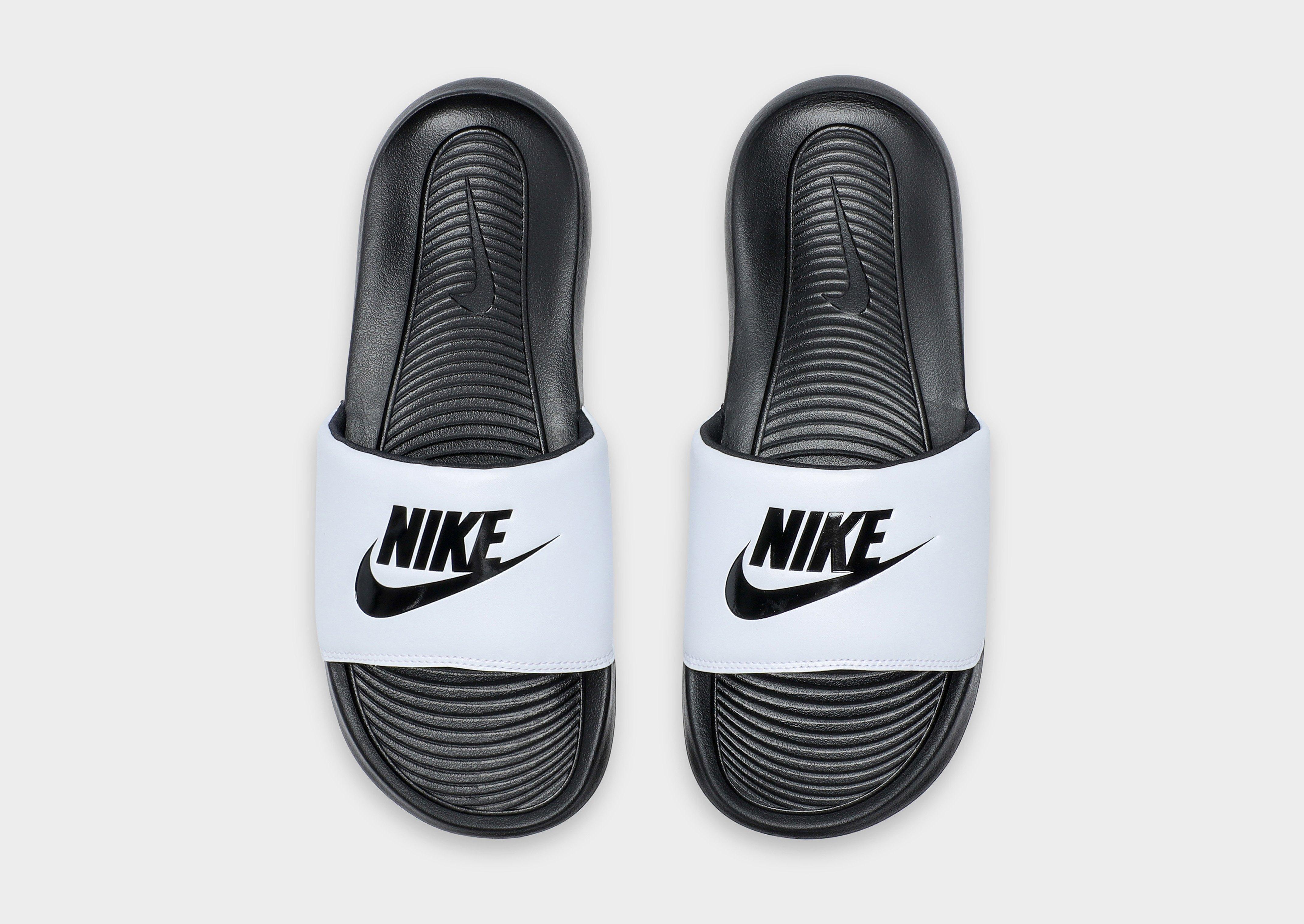 Nike Victori Slides