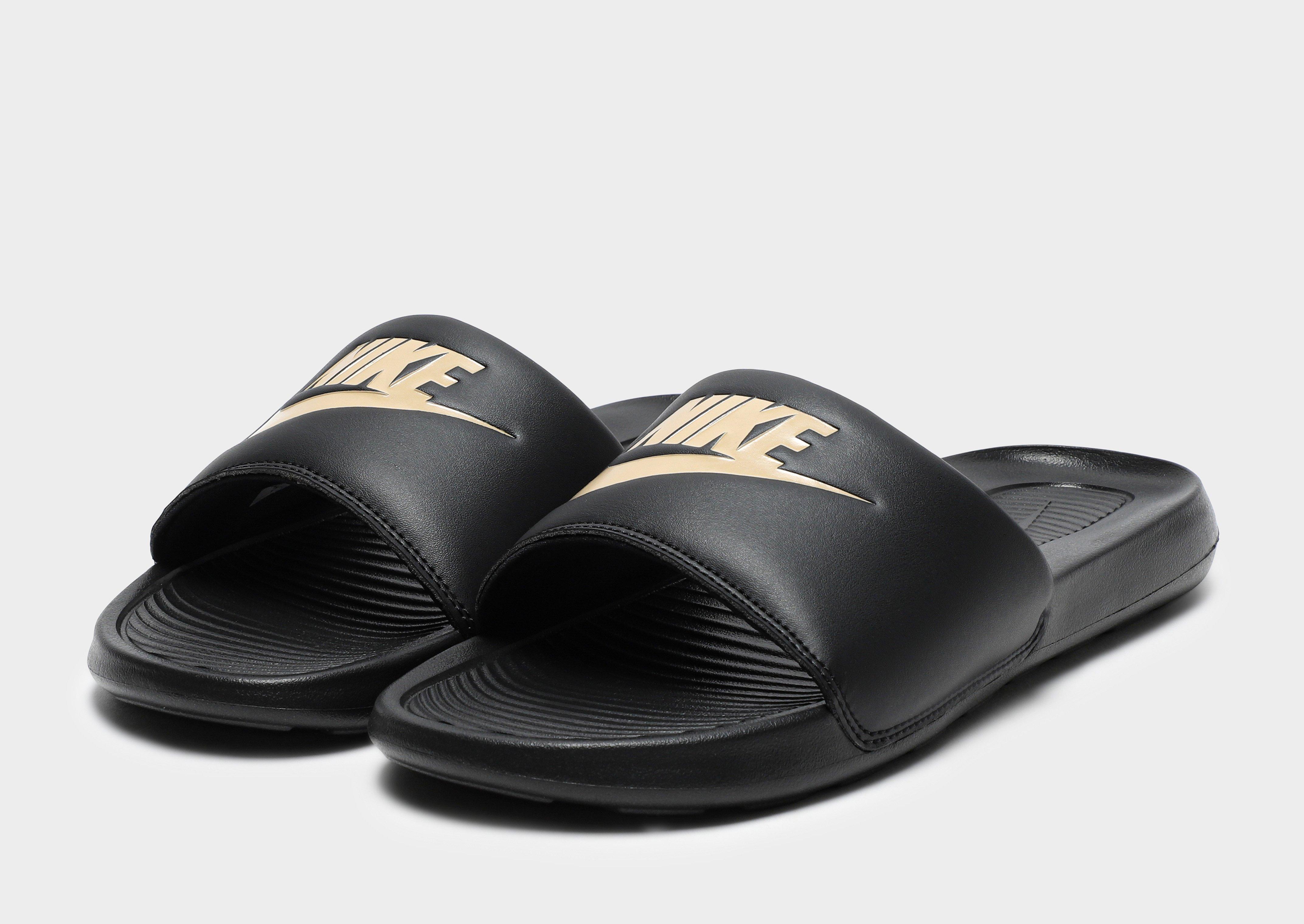 Nike Victori Slides