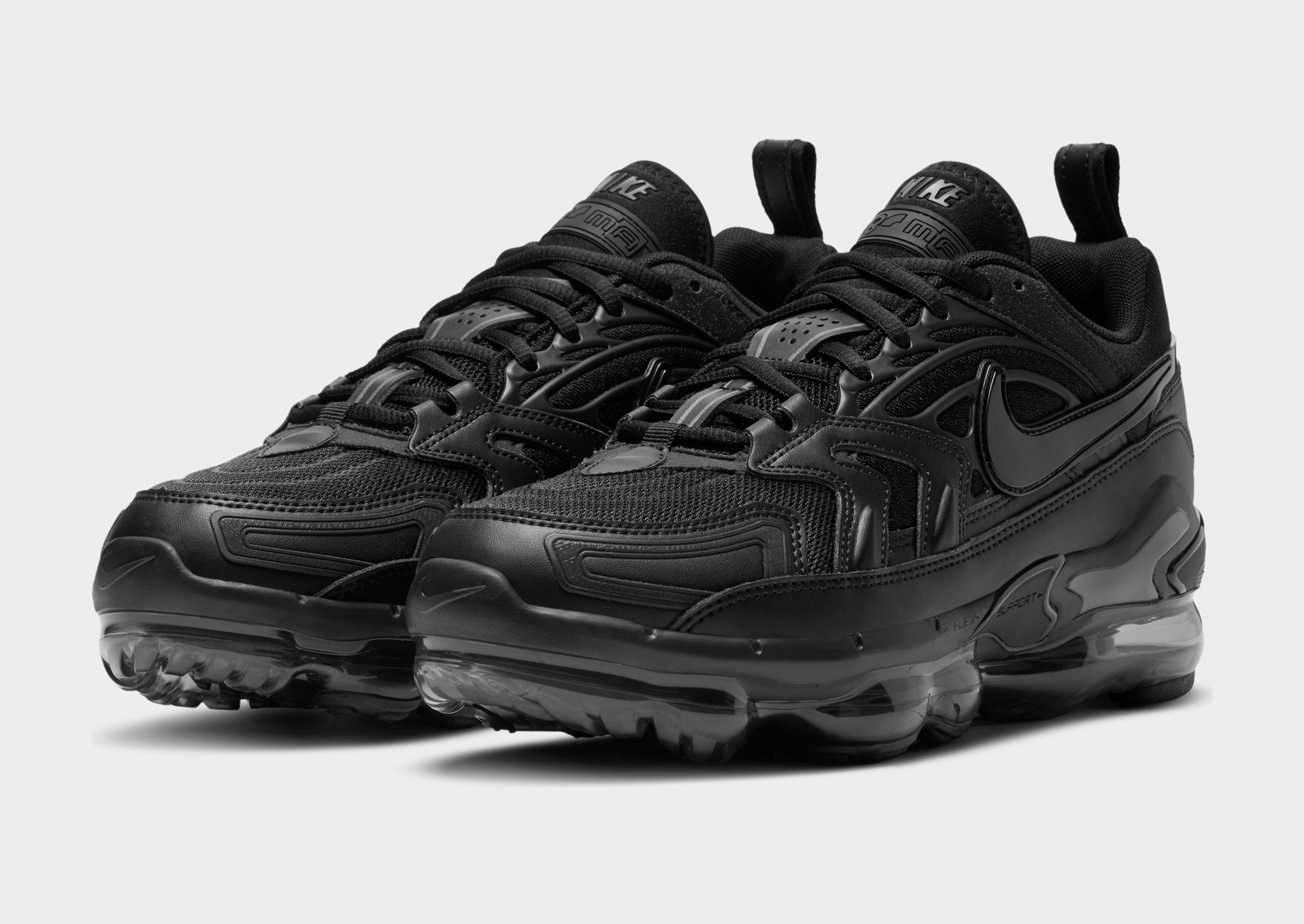 black and gray vapormax