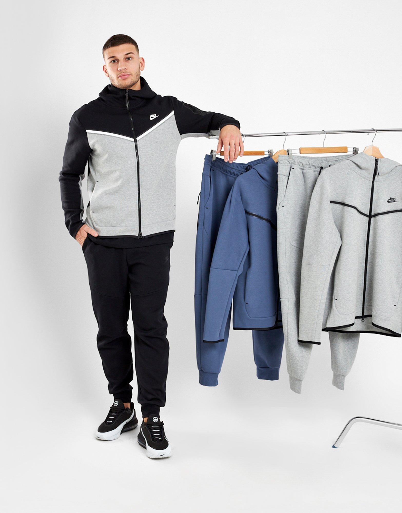 zand enkel en alleen Om toevlucht te zoeken Black Nike Tech Fleece Joggers - JD Sports