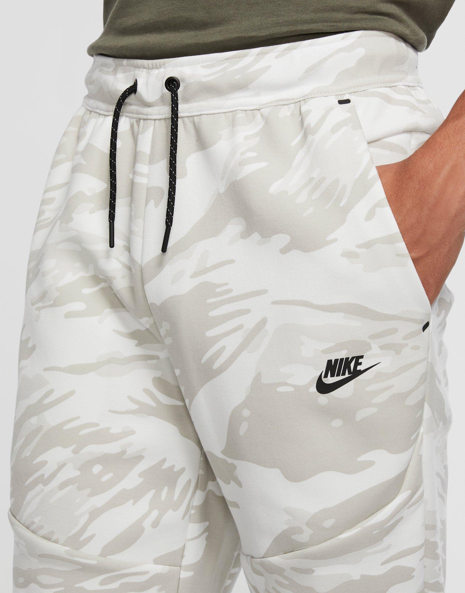 nike camo joggers mens