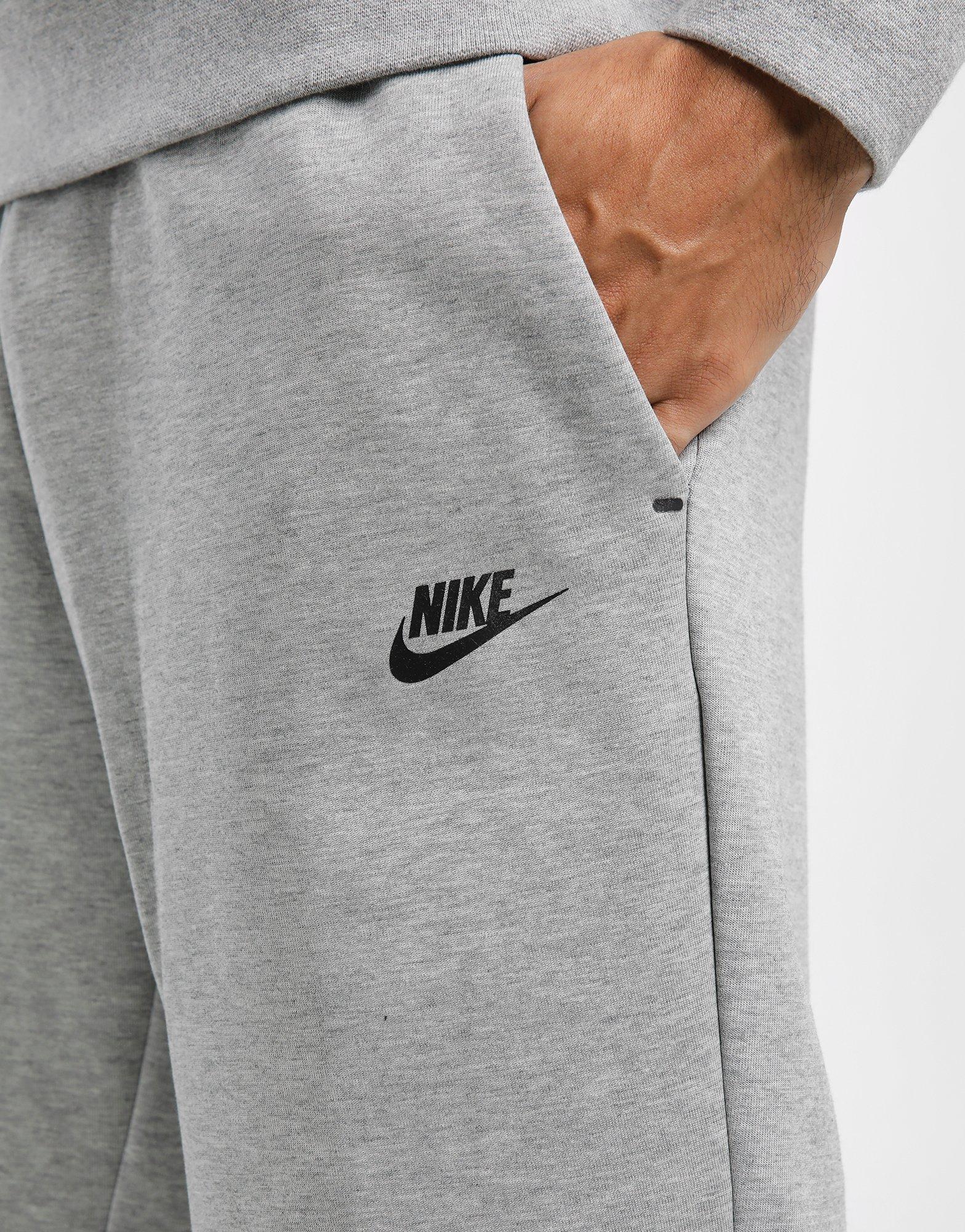nike tech fleece grey shorts